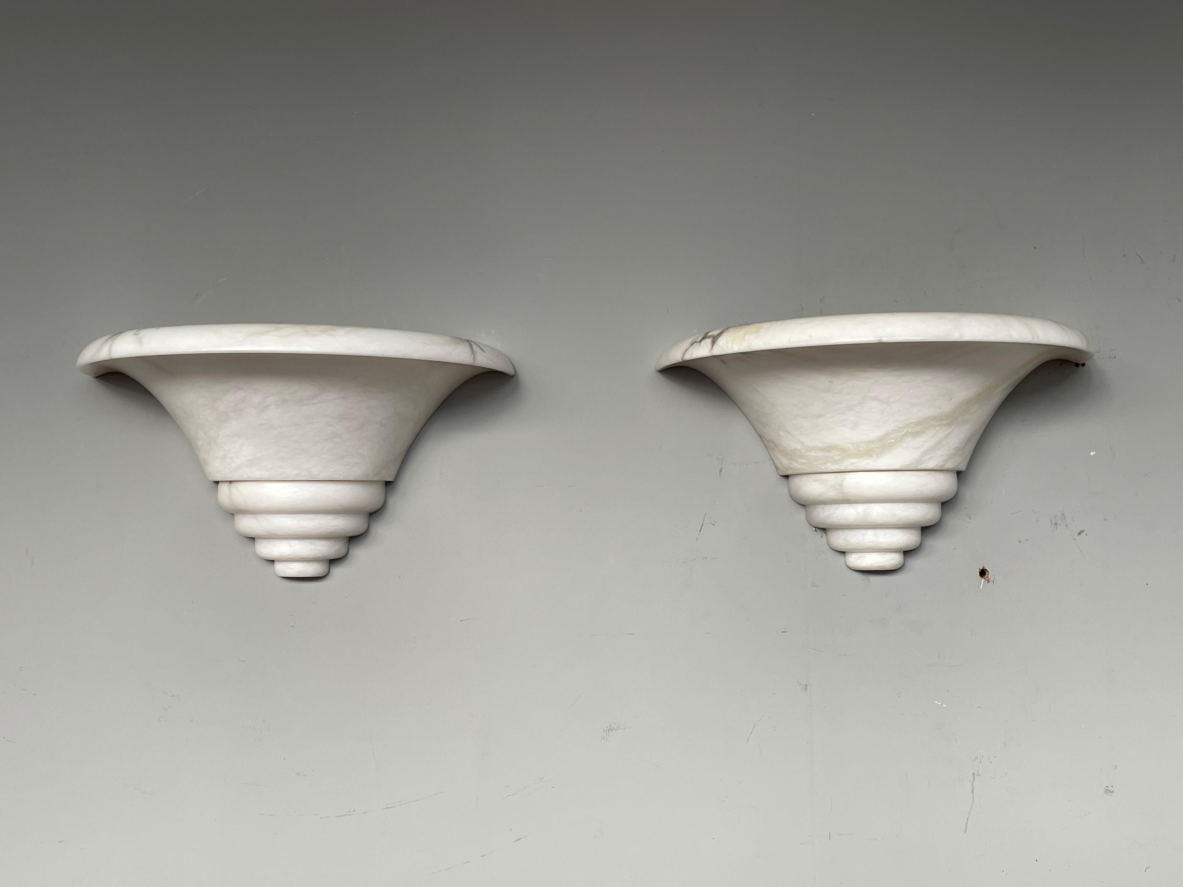 Exceptional Shape Midcentury Era Pair of Alabaster Wall Sconces Lamps / Lights For Sale 10
