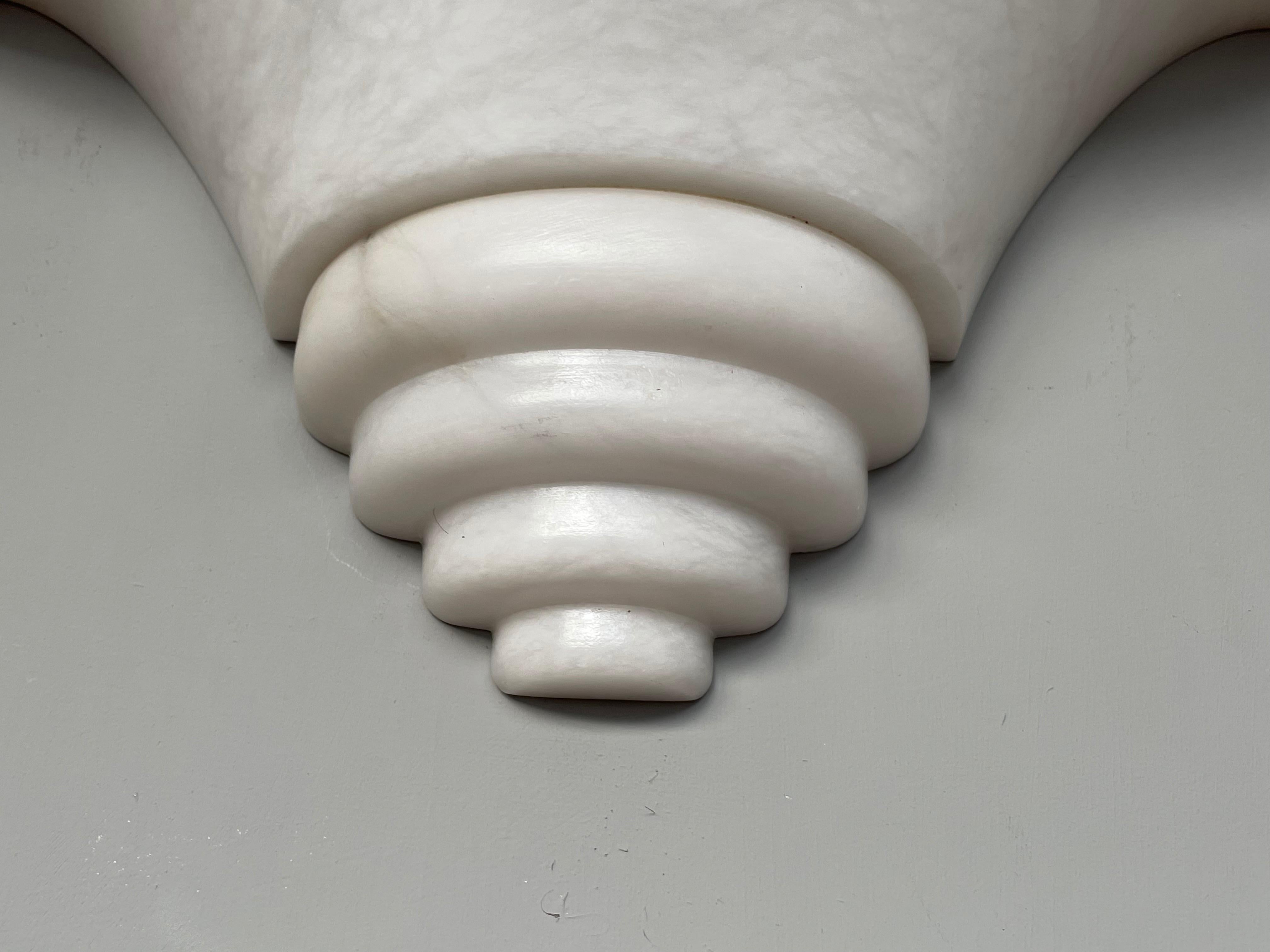 Exceptional Shape Midcentury Era Pair of Alabaster Wall Sconces Lamps / Lights In Good Condition For Sale In Lisse, NL