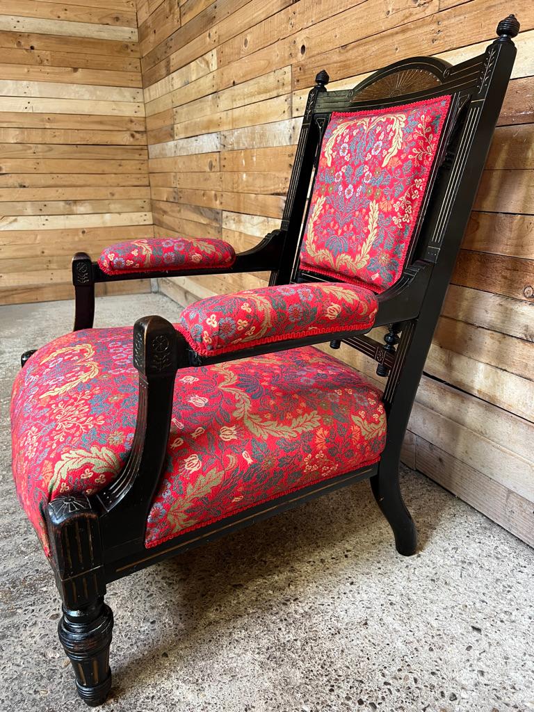 Außergewöhnlicher englischer viktorianischer Sessel in Form eines Armlehns, ebonisiert mit goldener Farbe (Stoff) im Angebot