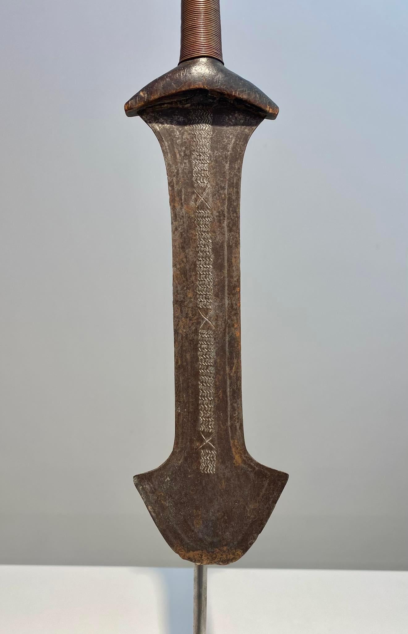 Exceptional Short Sword From The Tetela Tribe Dr Congo Africa Ca 1880-1900 Kasai For Sale 1