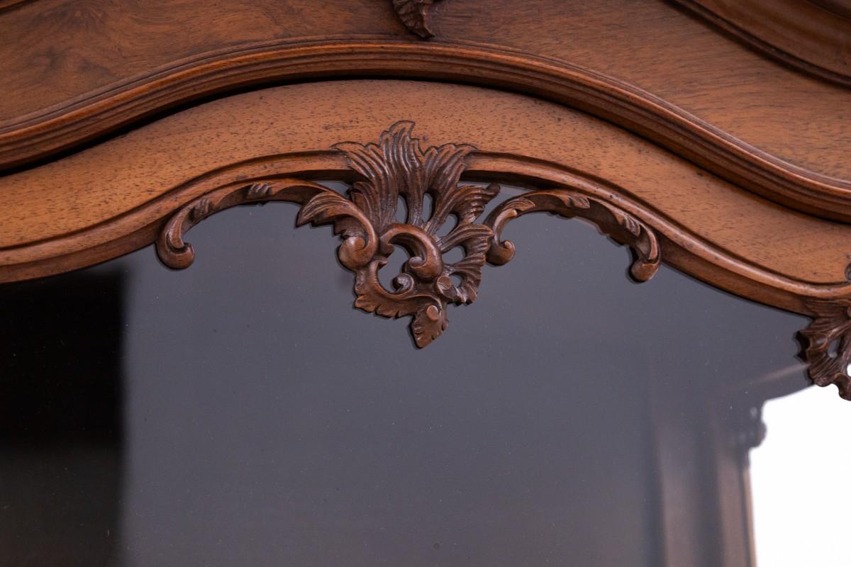 Walnut Exceptional sideboard, France, around 1890. For Sale