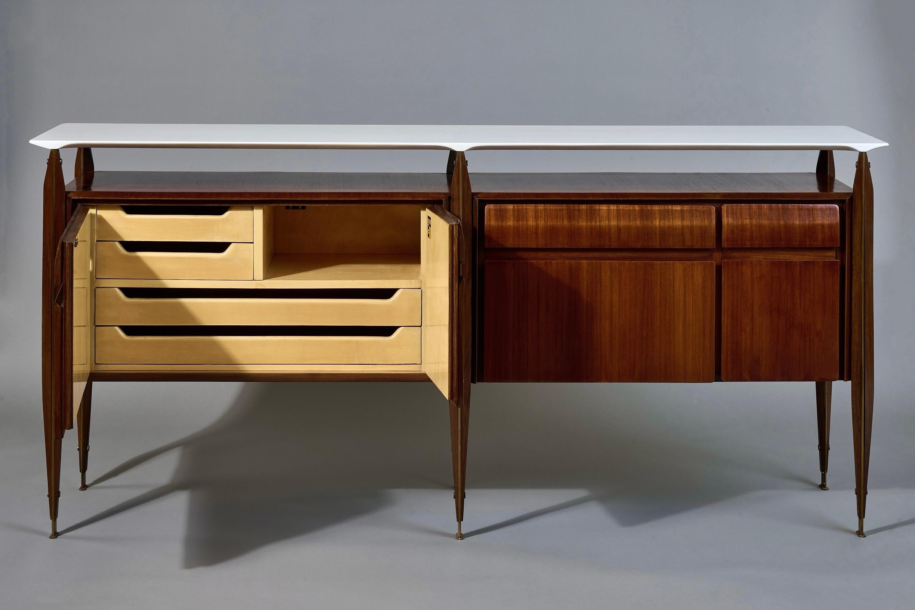 Exceptional Sideboard in Bois de Rose, Marble, and Brass; Italy, 1950's  In Good Condition For Sale In New York, NY