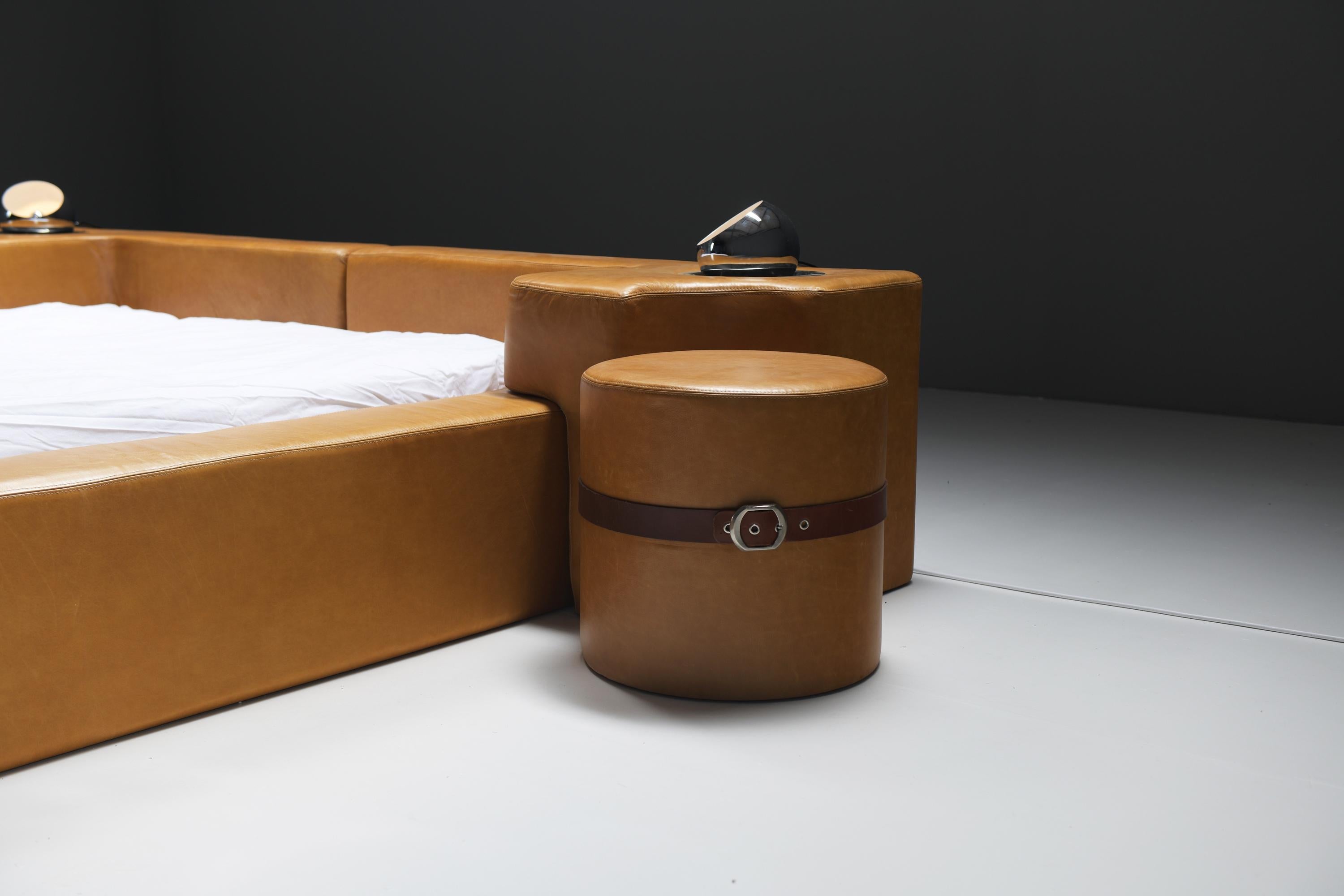 Eccezionale letto firmato TUCROMA in pelle cognac di Guido Faleshini - i4 Mariani in vendita 4