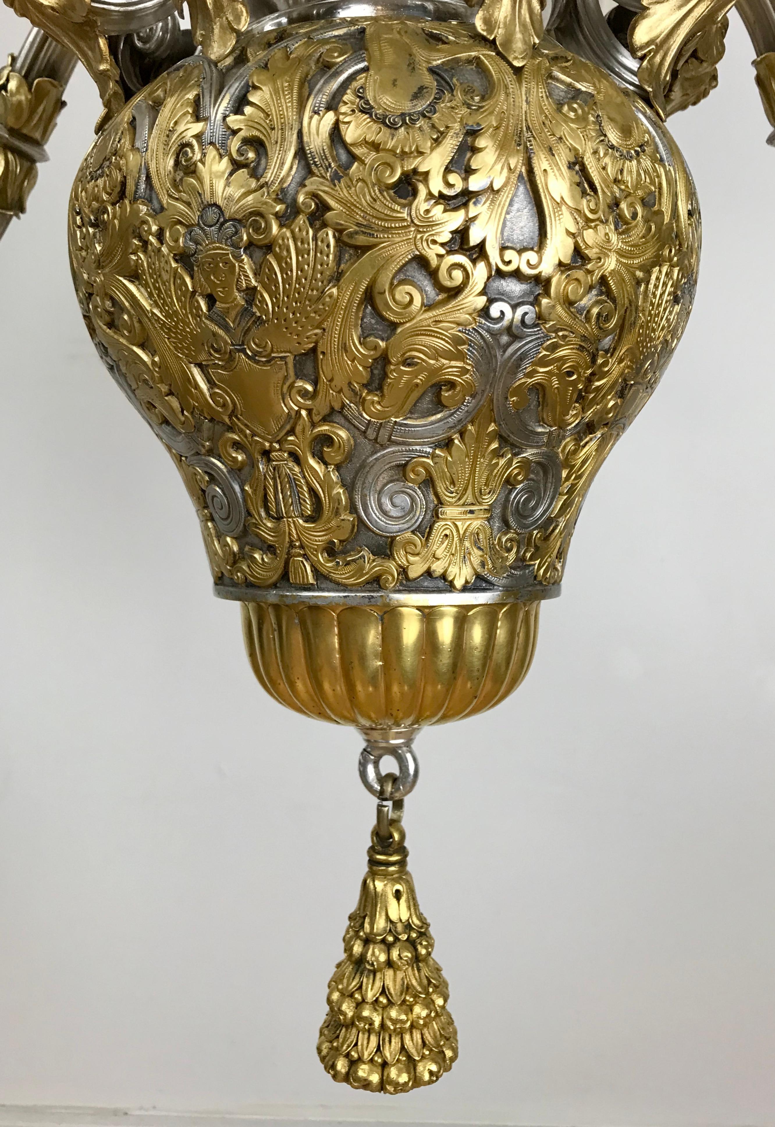 Américain Exceptionnel lustre à huit bras en bronze argenté et doré d'E. F. Caldwell en vente