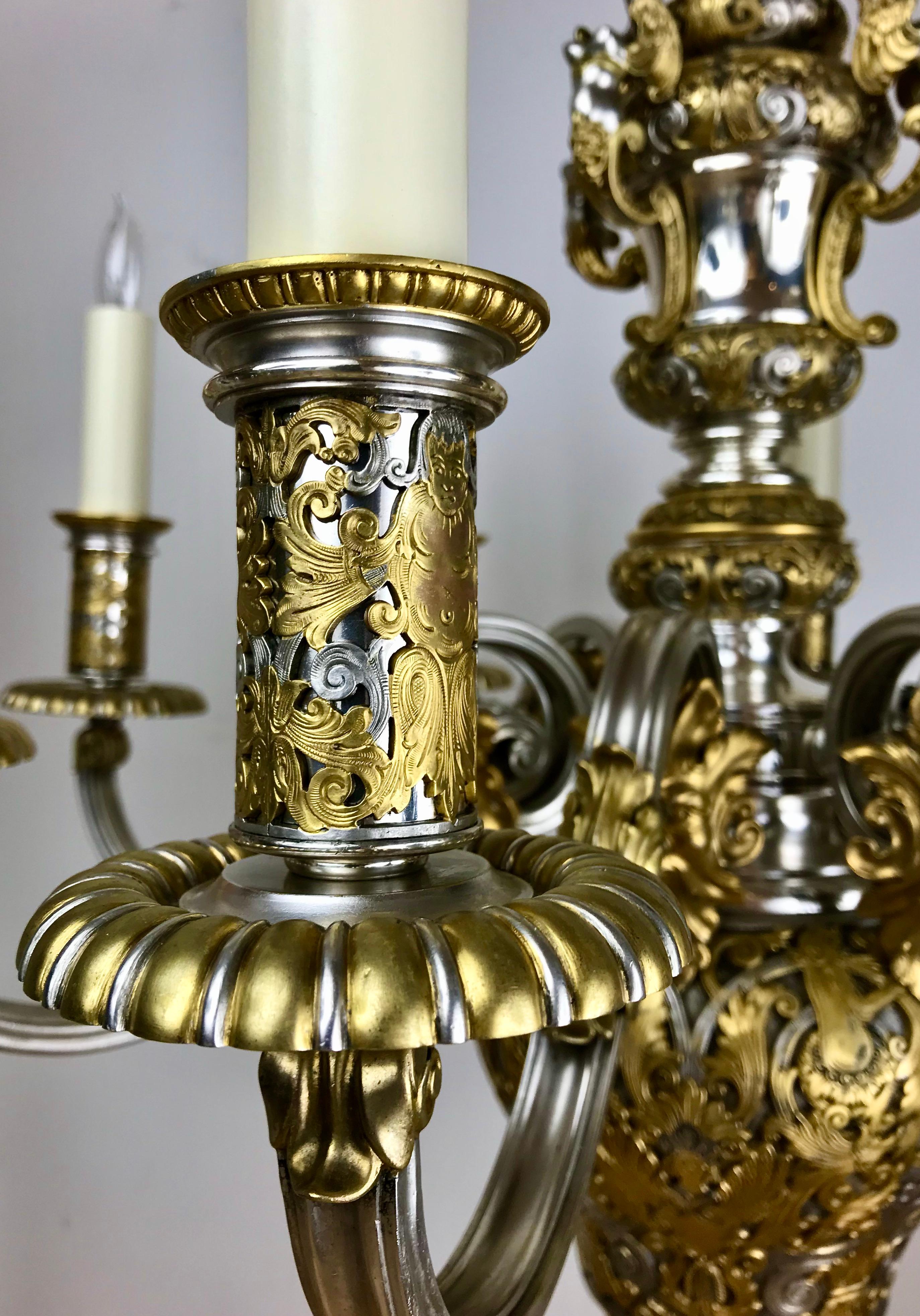 Doré Exceptionnel lustre à huit bras en bronze argenté et doré d'E. F. Caldwell en vente
