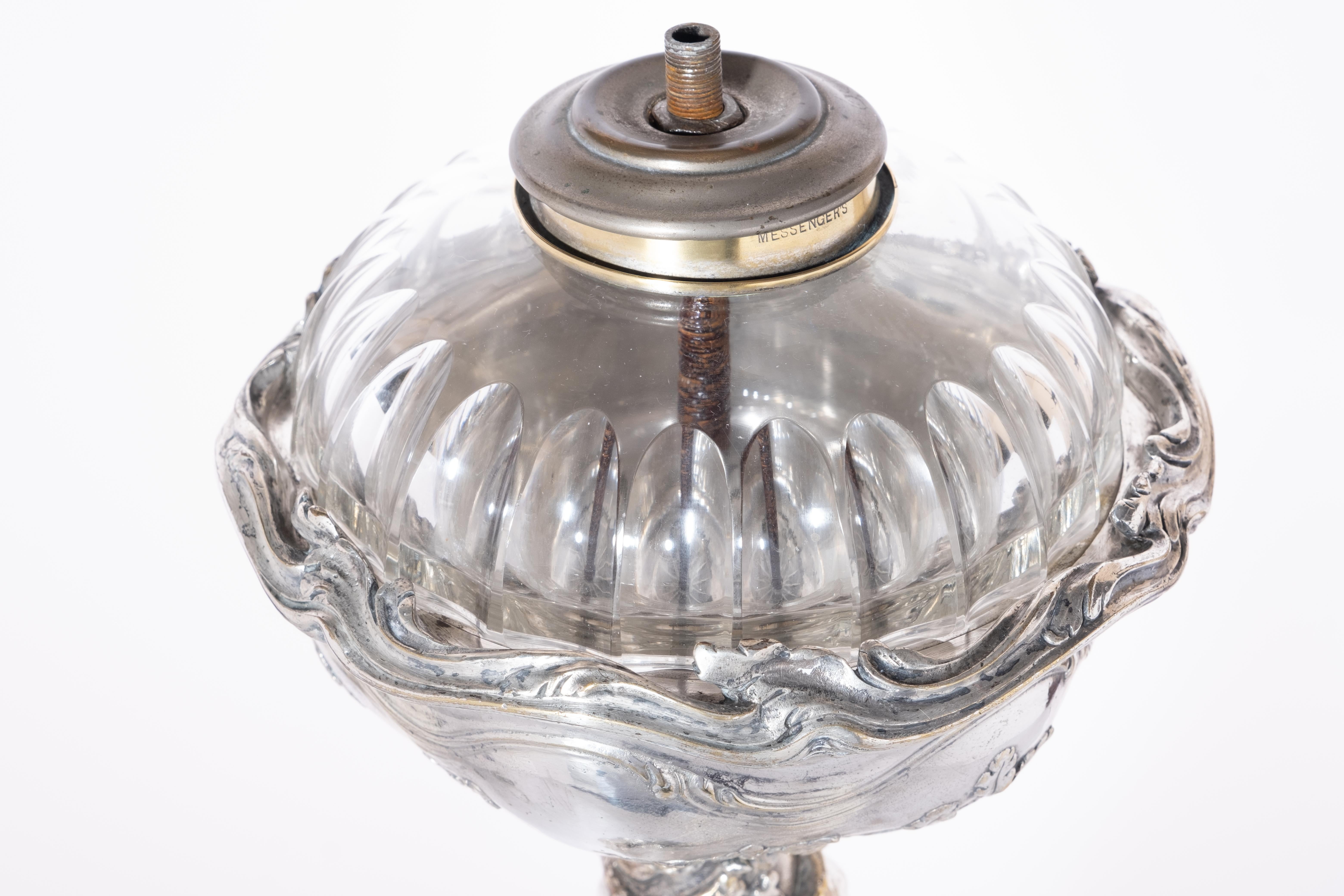 Exceptional Silvered Bronze and Cut Crystal Banquet Lamp, 19th century For Sale 1