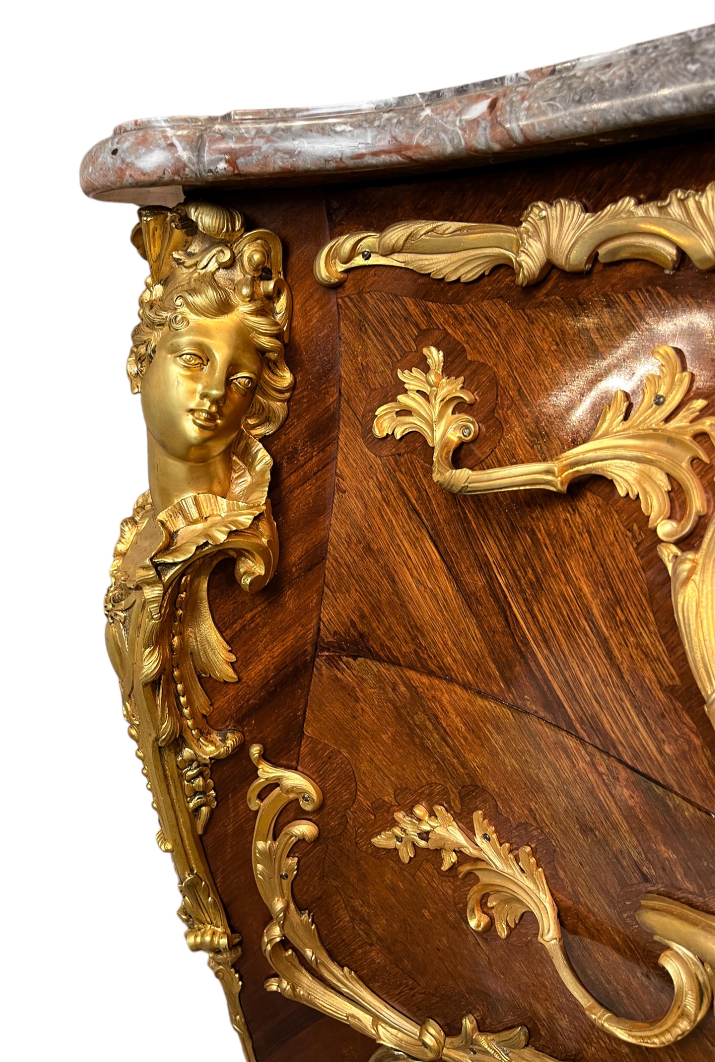 Bronzo Eccezionale commode in palissandro a tema Singerie di Zwiener in vendita