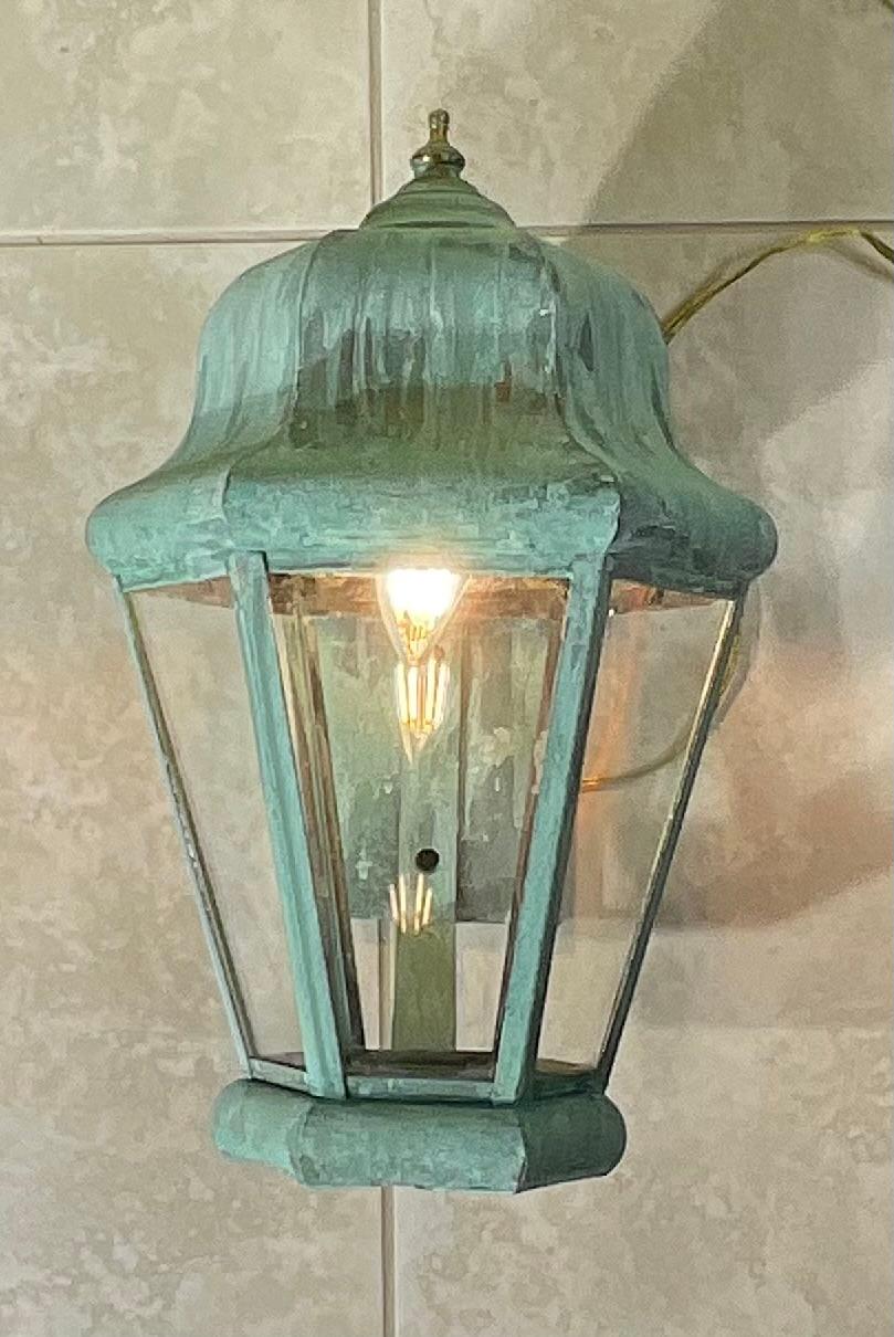 single exquisite vintage wall lantern is a timeless piece of exterior lighting, meticulously preserved and brought back to life for modern use. Forget mass-produced fixtures—this lantern offers genuine charm and superior quality.
This is an