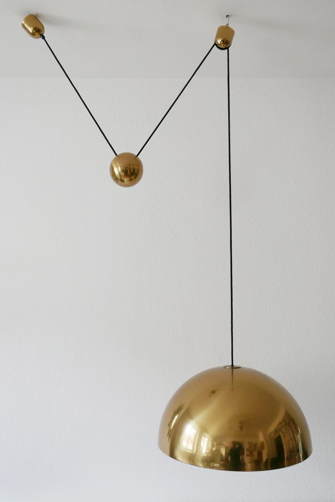 Exceptional Solan Counter Balance Pendant Lamp by Florian Schulz, 1980s, Germany For Sale 6