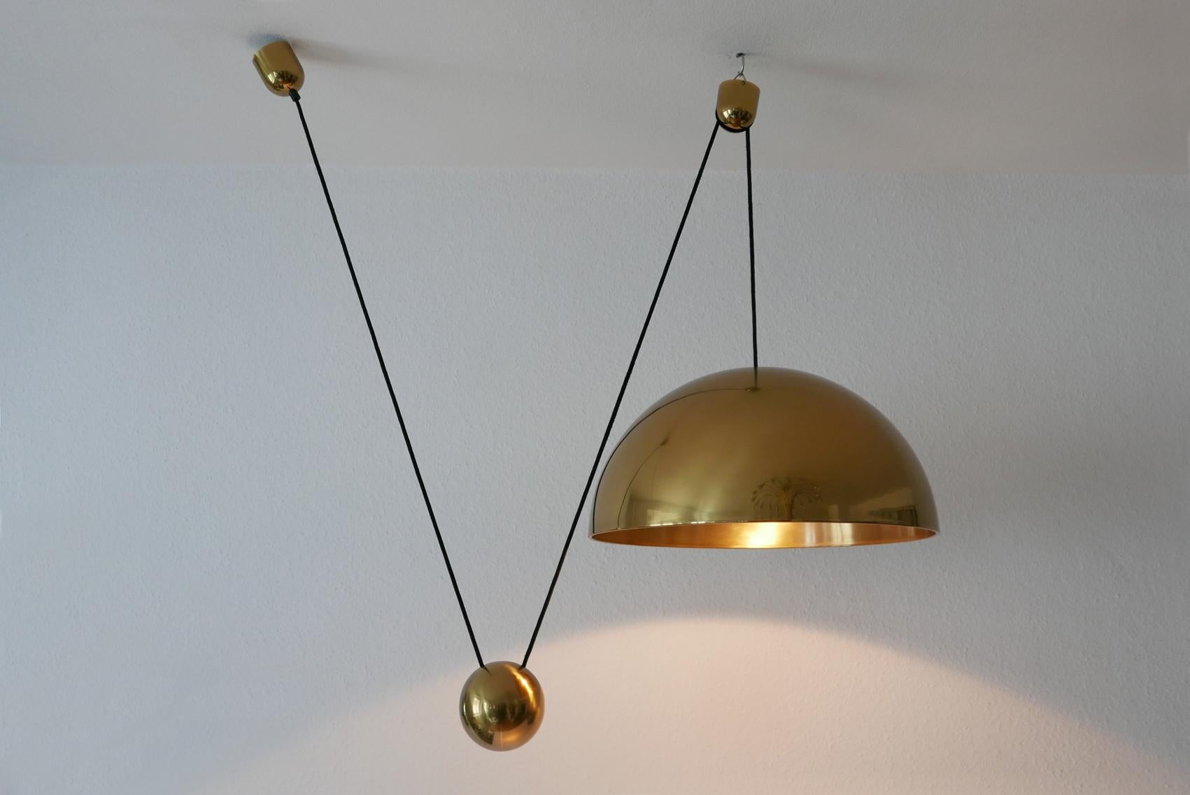 Mid-Century Modern Exceptional Solan Counter Balance Pendant Lamp by Florian Schulz, 1980s, Germany For Sale