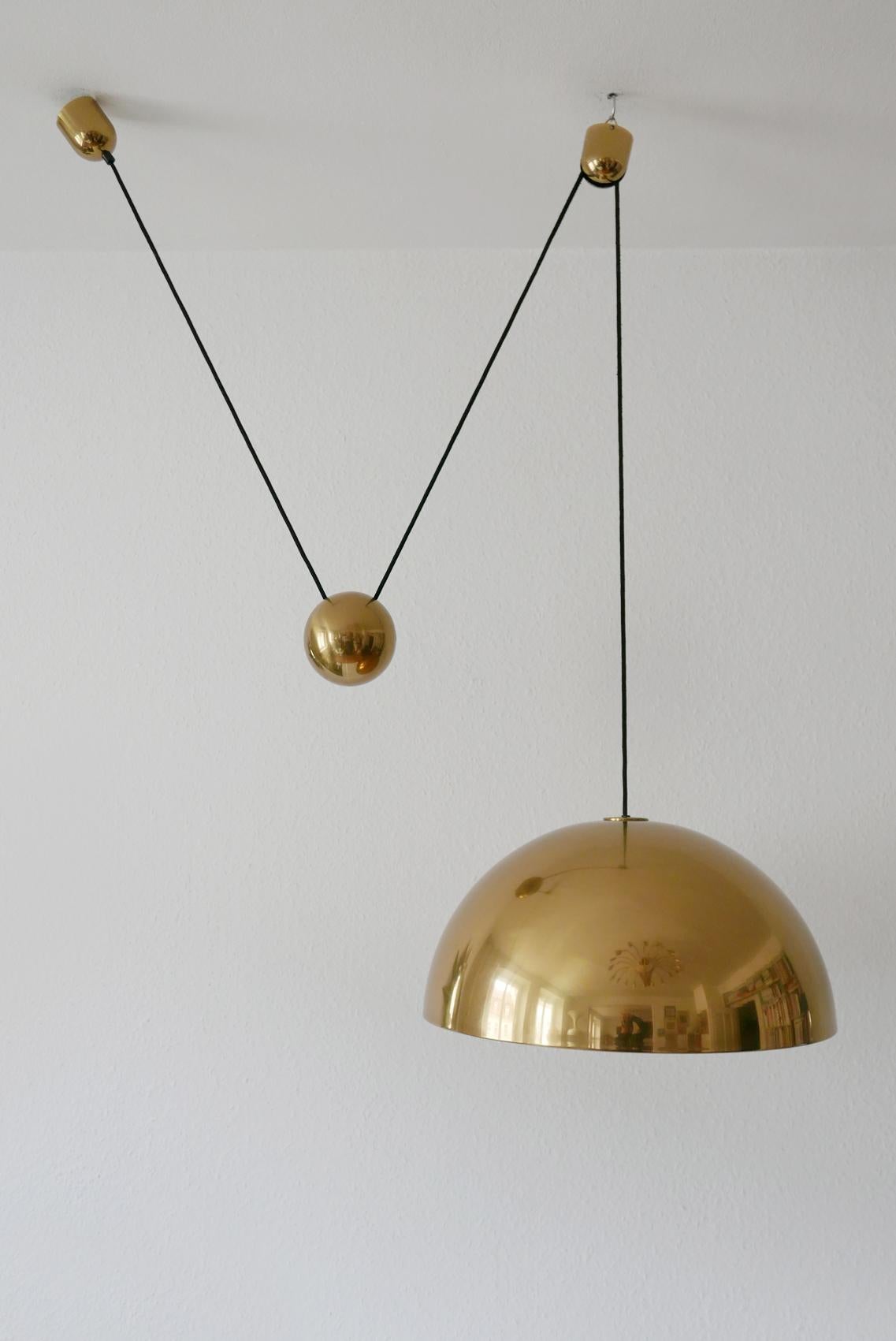 Late 20th Century Exceptional Solan Counter Balance Pendant Lamp by Florian Schulz, 1980s, Germany For Sale