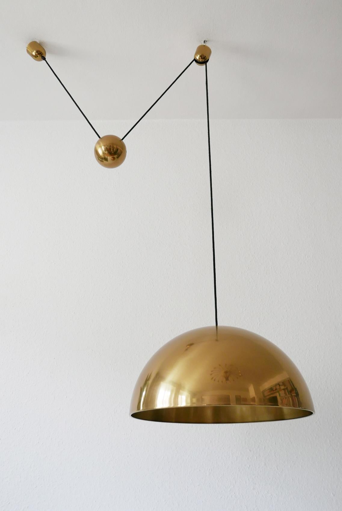 Exceptional Solan Counter Balance Pendant Lamp by Florian Schulz, 1980s, Germany For Sale 1