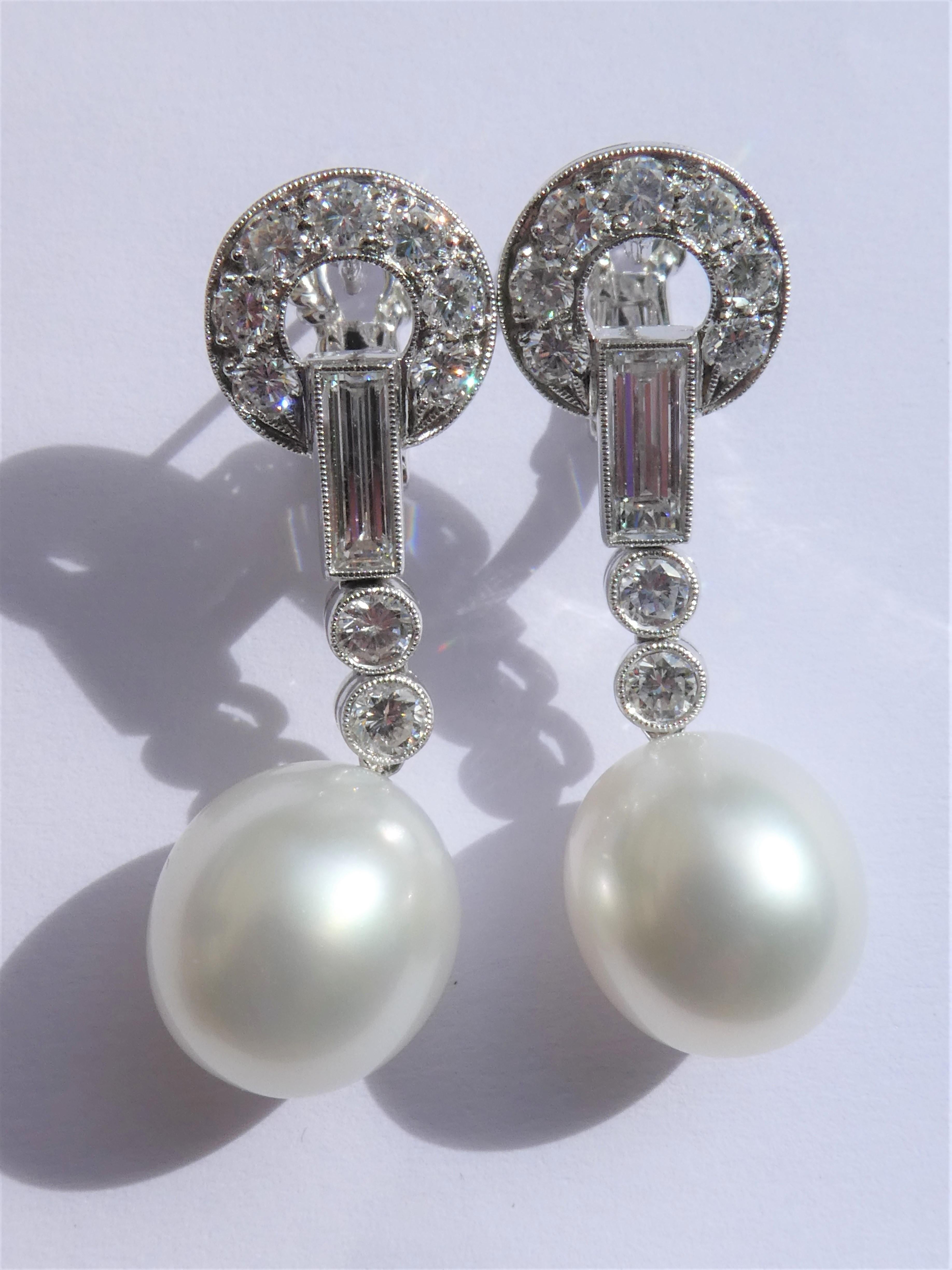 Contemporary Exceptional South Sea Pearl Diamond 18 Karat White Gold Clip-On Drop Earrings For Sale
