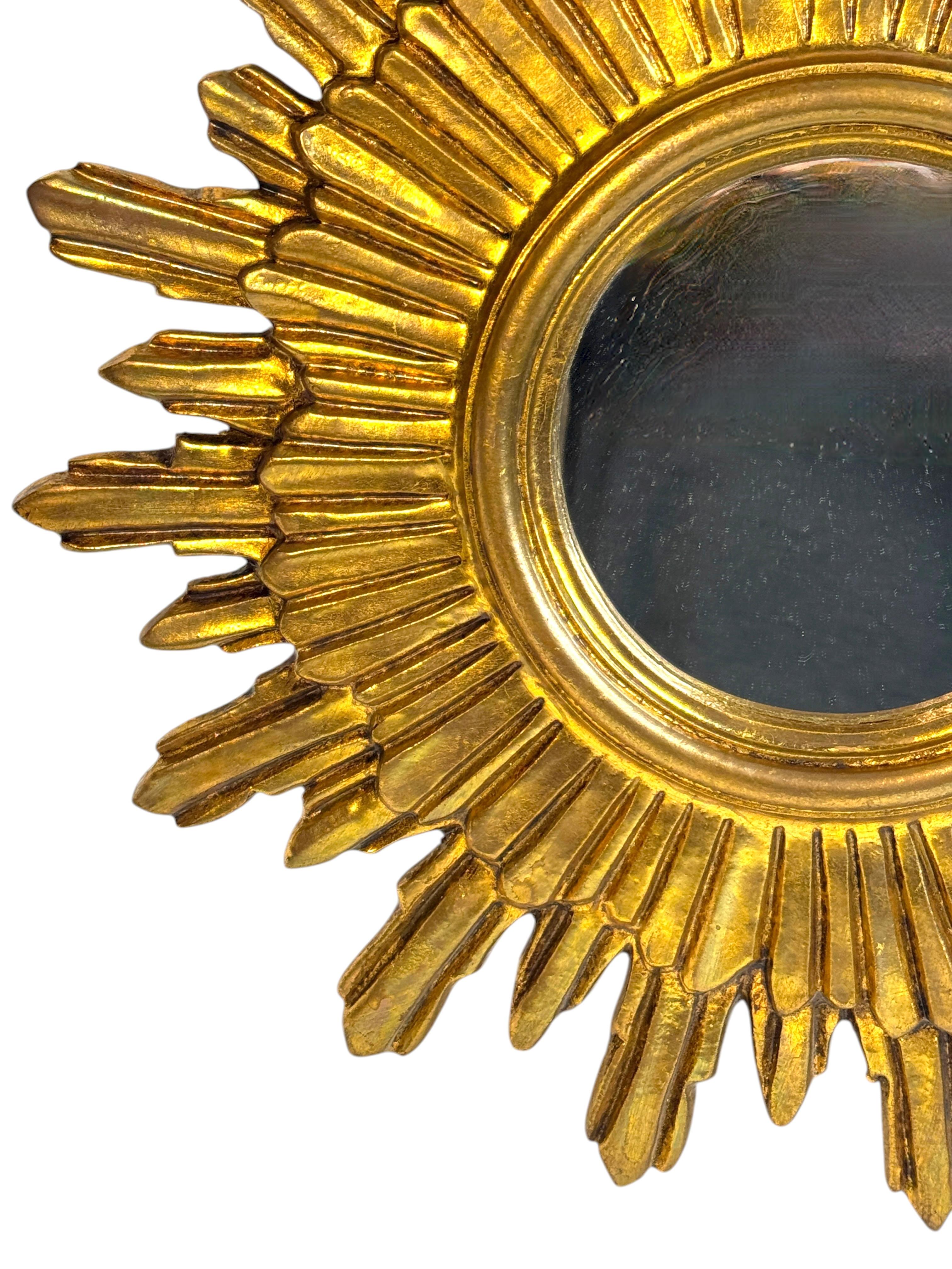 Exceptionnel miroir en bois doré en forme d'étoile, Allemagne vers les années 1950. Bon état - En vente à Nuernberg, DE