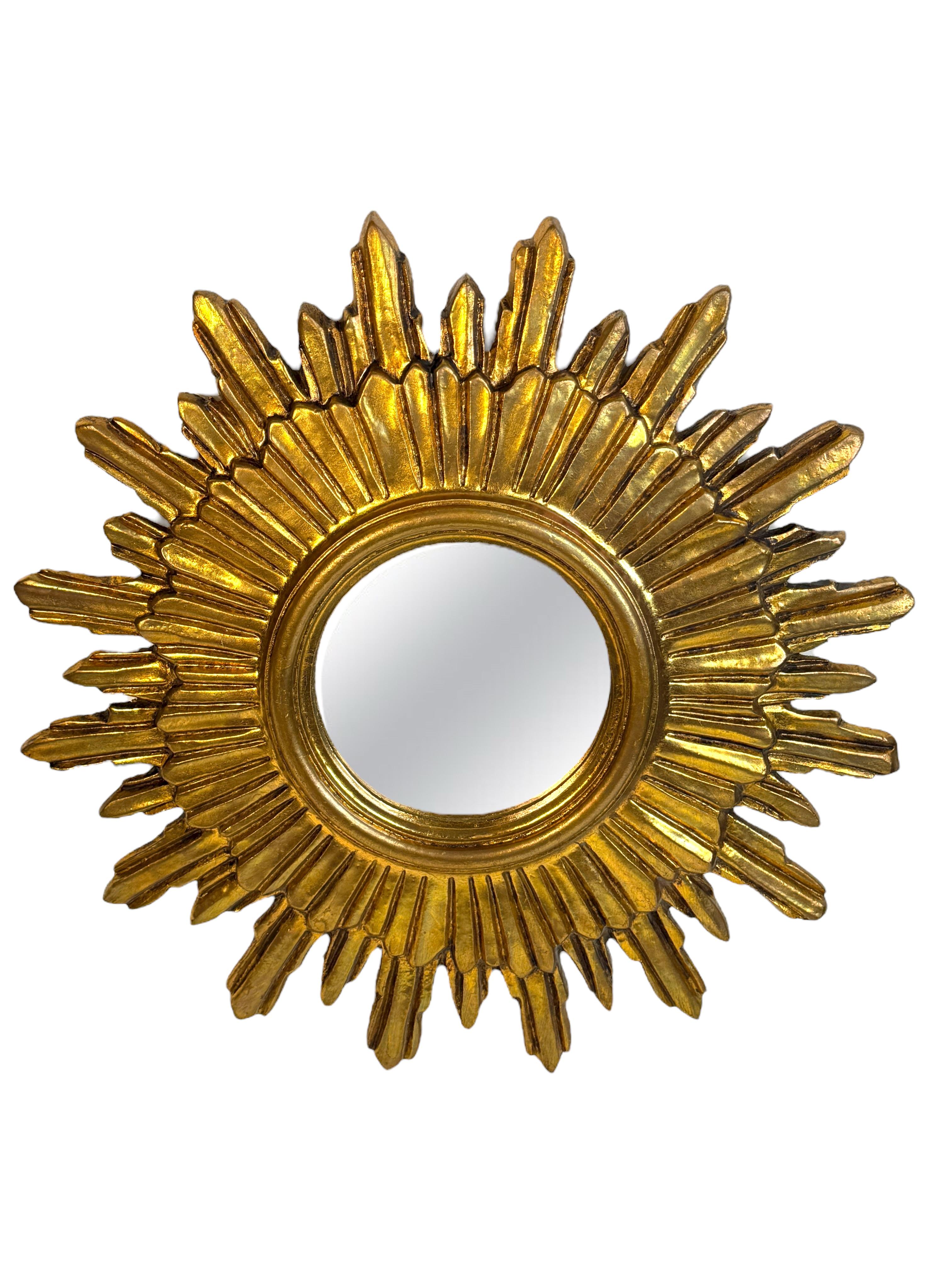 Exceptionnel miroir en bois doré en forme d'étoile, Allemagne vers les années 1950. en vente 1