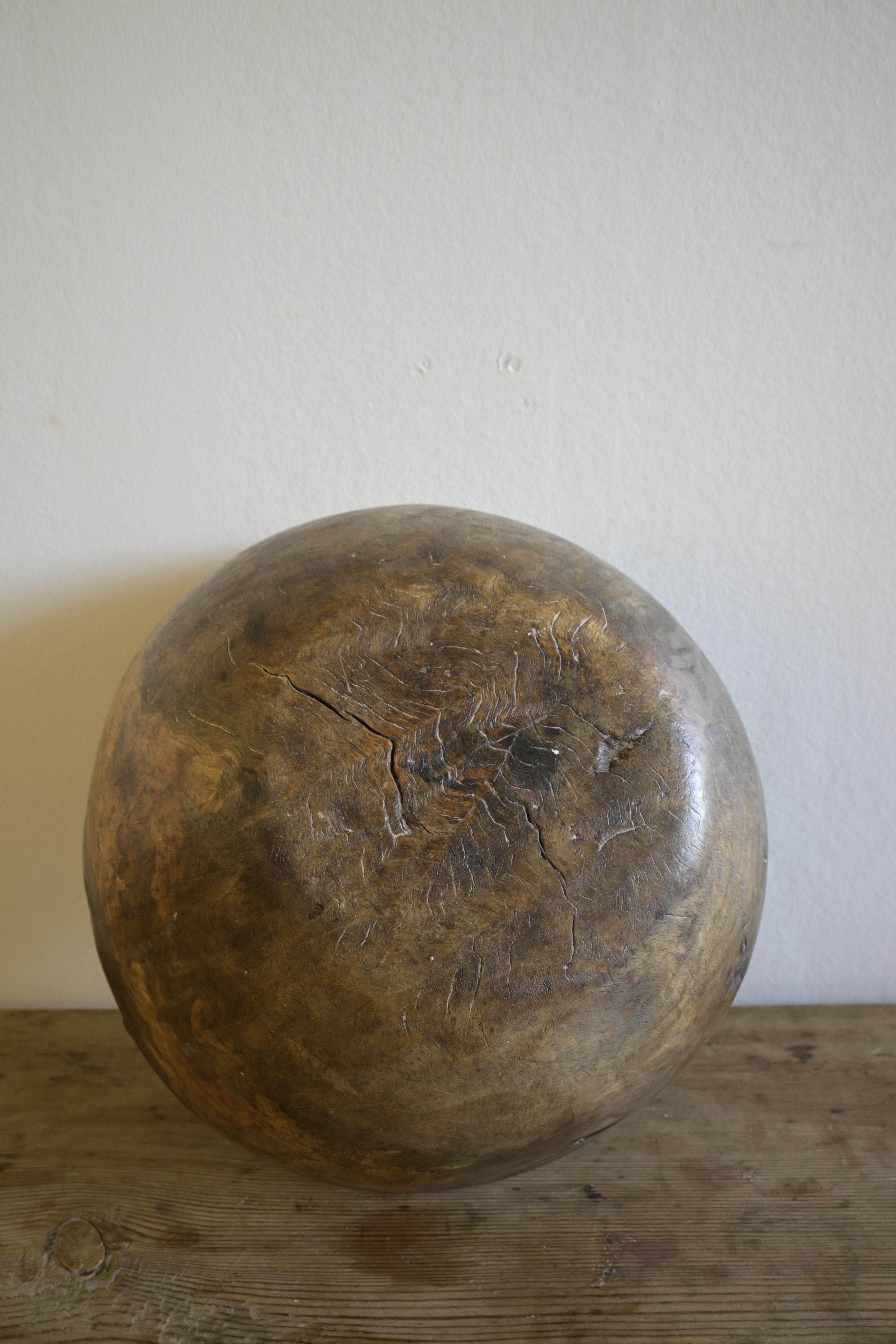 Exceptional Swedish birch burl Bowl ca 1750 For Sale 6
