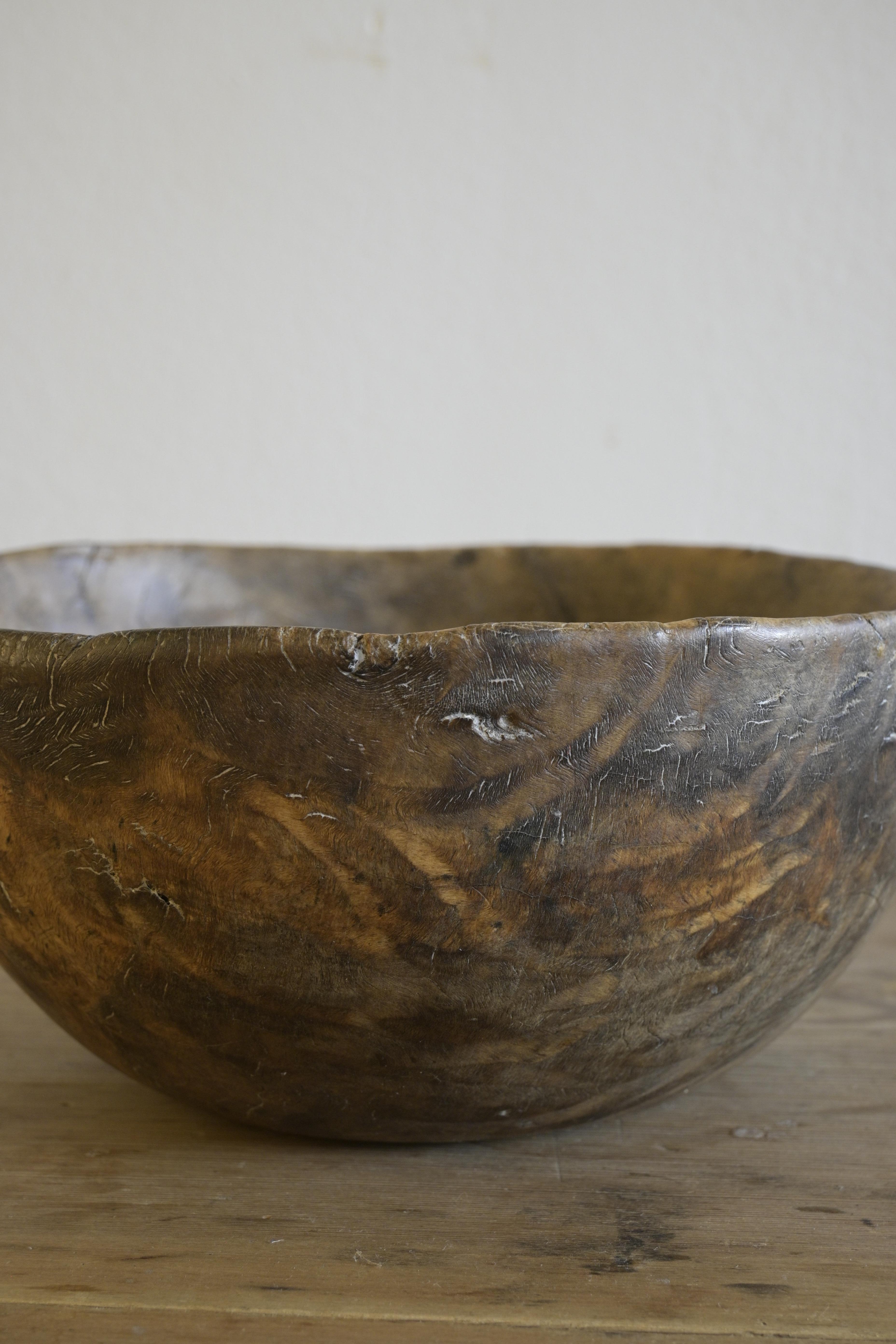 Scandinavian Modern Exceptional Swedish birch burl Bowl ca 1750 For Sale