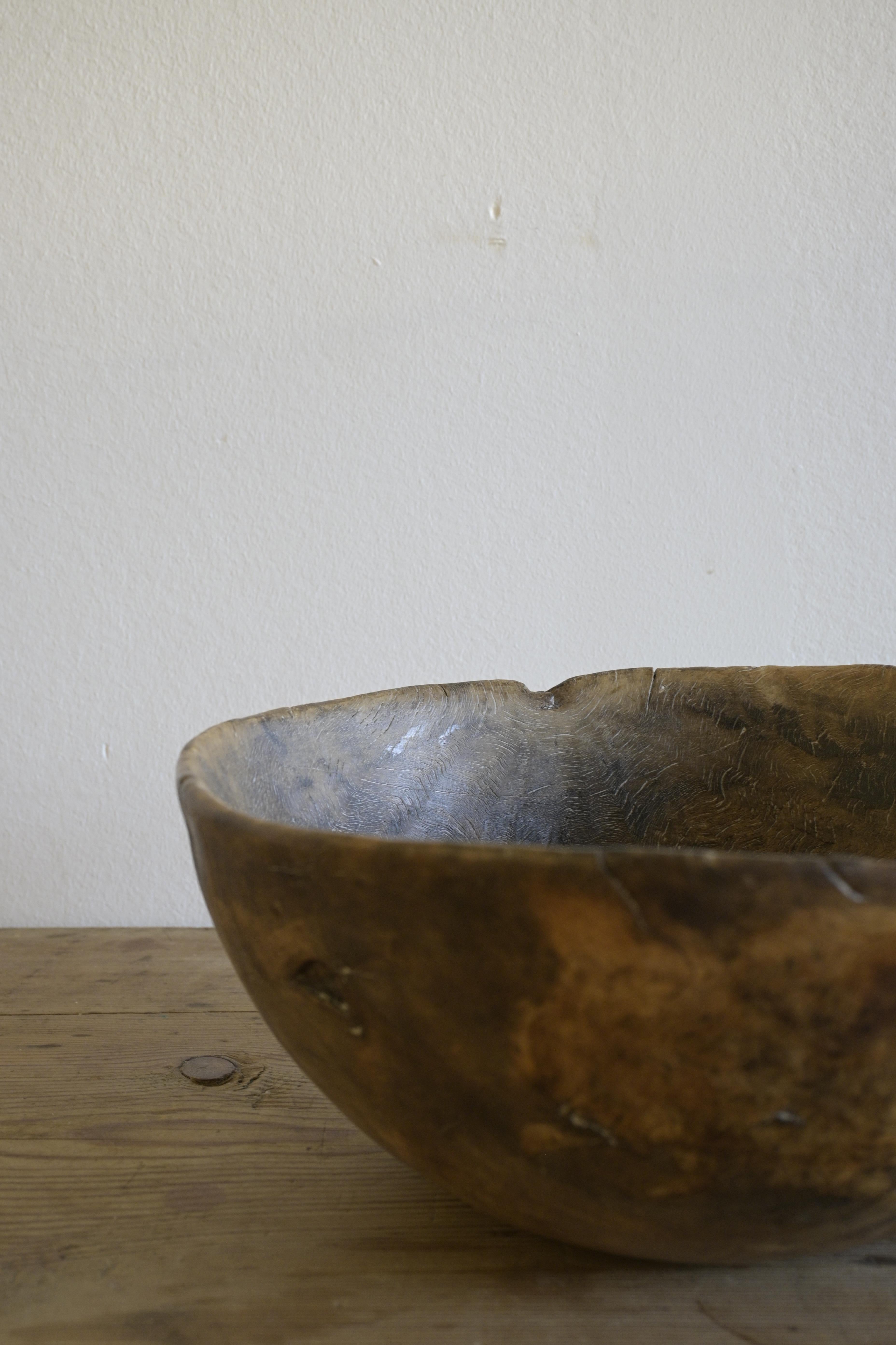 18th Century Exceptional Swedish birch burl Bowl ca 1750 For Sale
