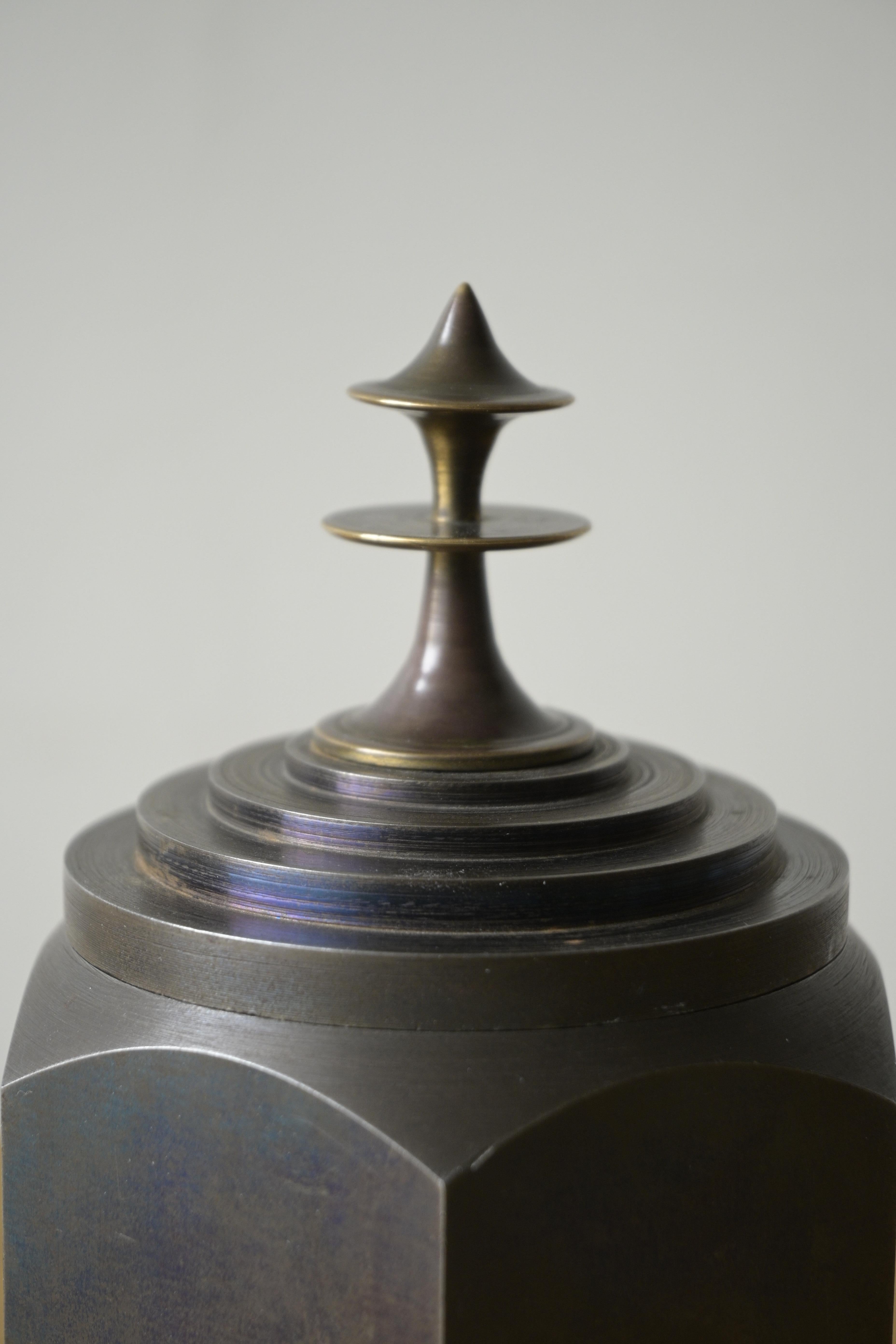 Exceptionnelle boîte suédoise en acier bleu, 1920-1930 en vente 3