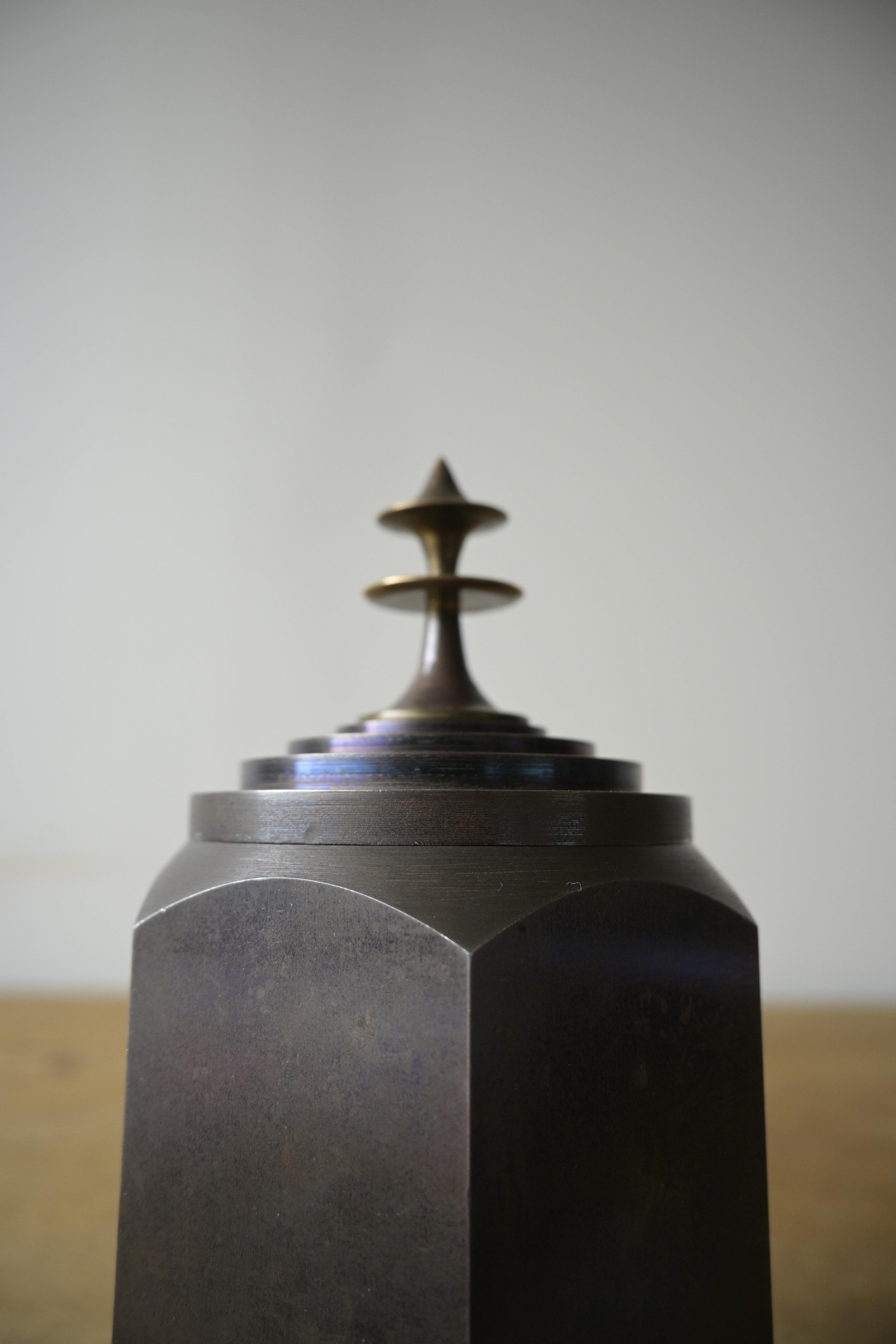 Exceptionnelle boîte suédoise en acier bleu, 1920-1930 en vente 4