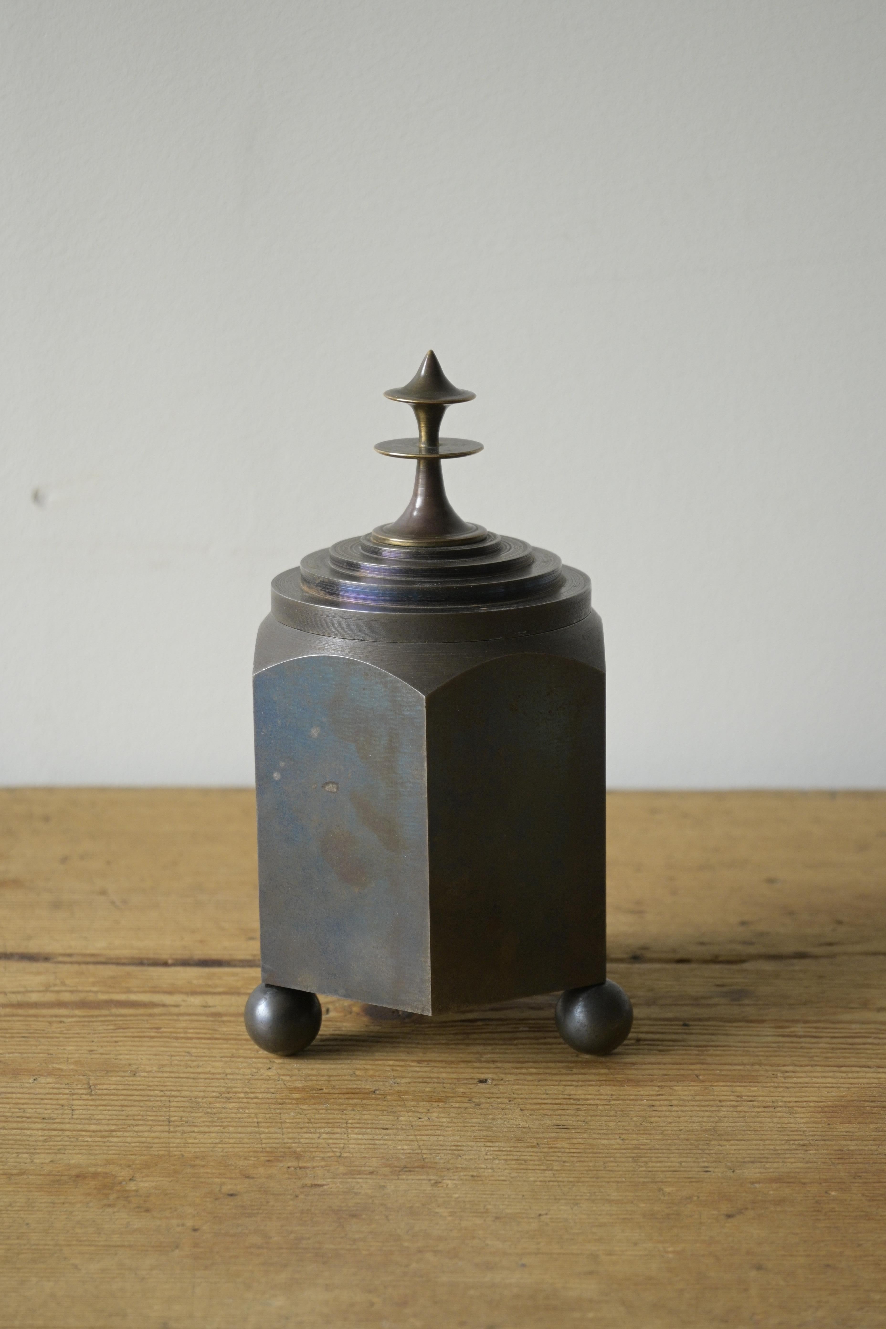 Acier Exceptionnelle boîte suédoise en acier bleu, 1920-1930 en vente