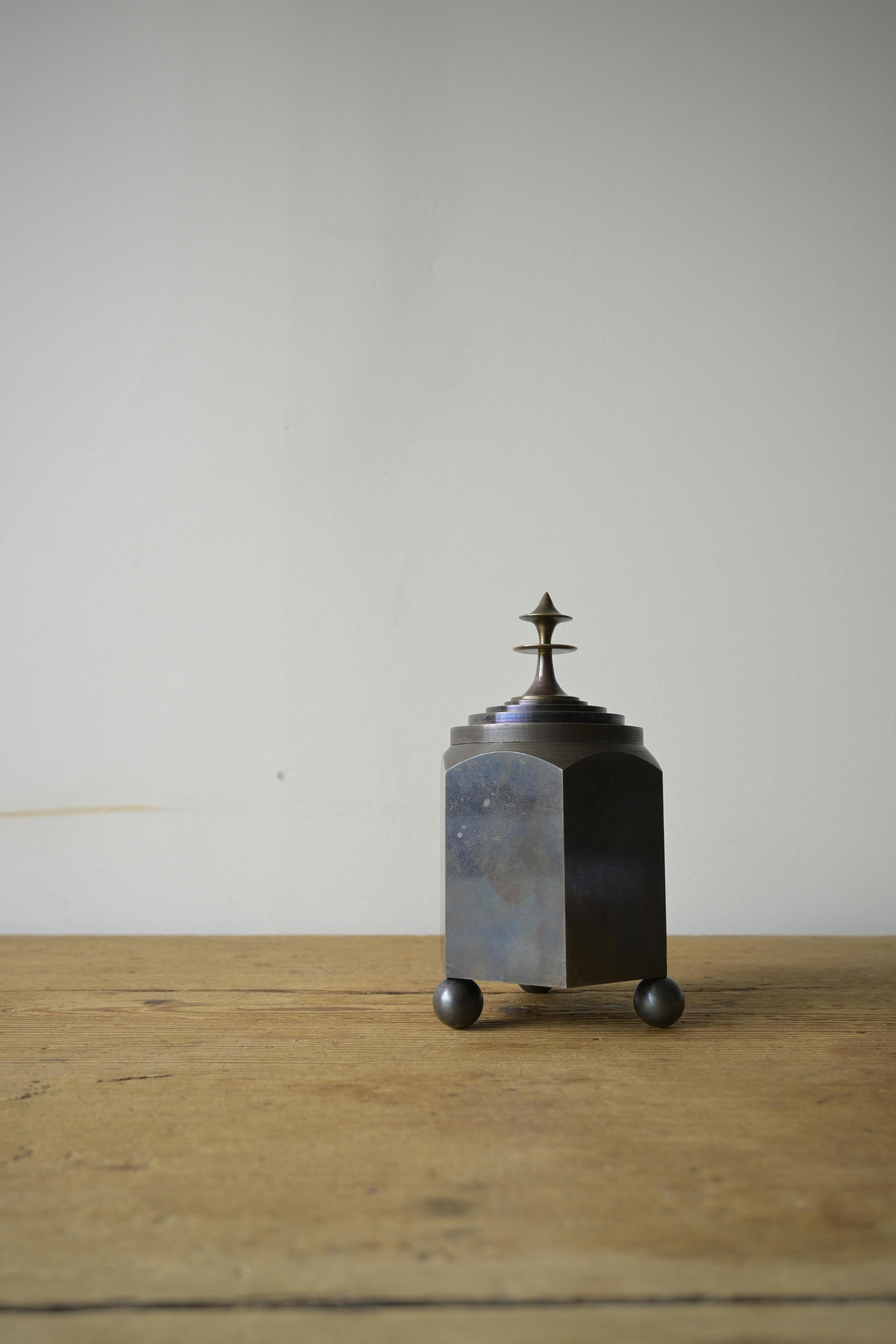 Exceptionnelle boîte suédoise en acier bleu, 1920-1930 en vente 2