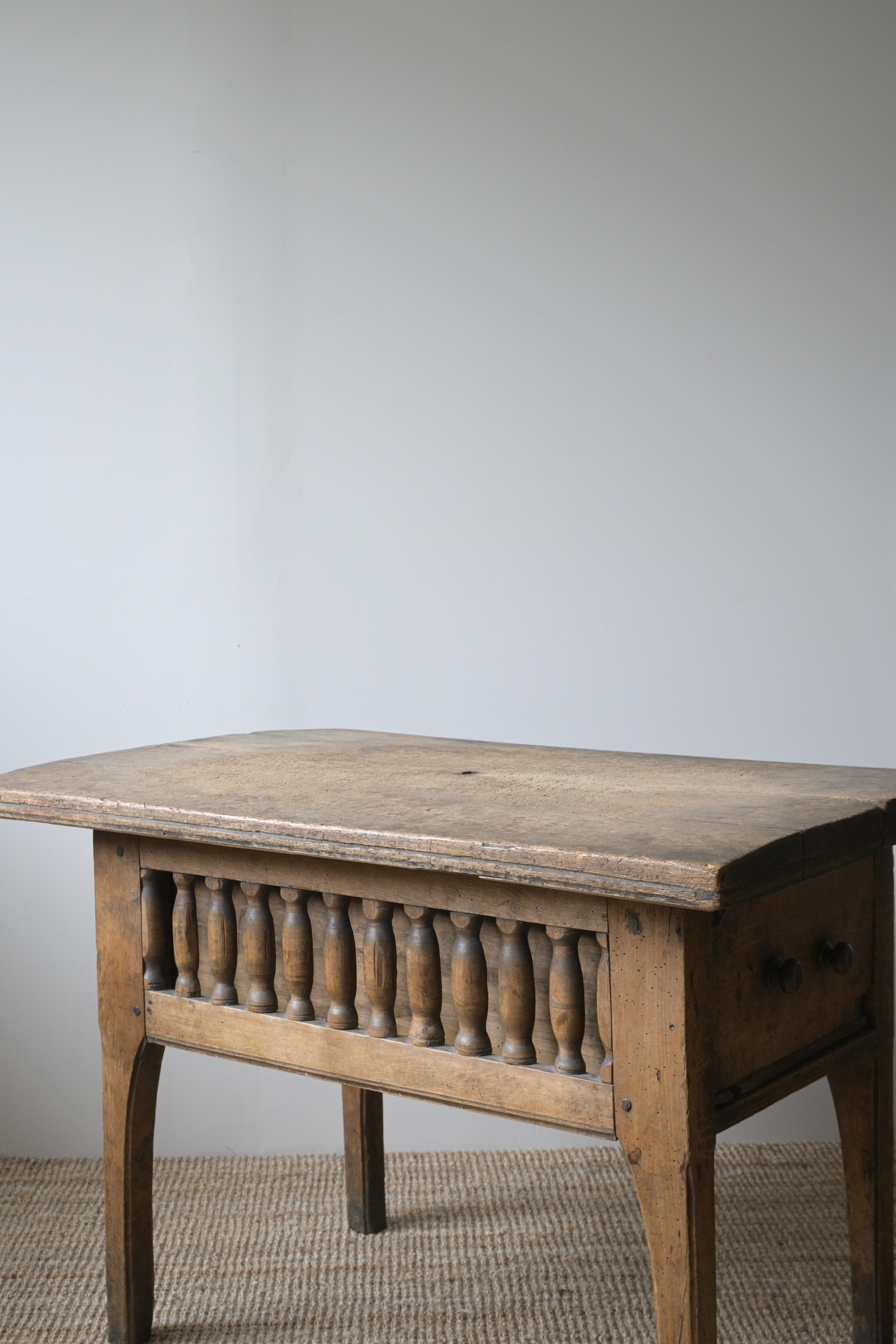 Exceptional Swedish Console Table ca 1750 For Sale 4