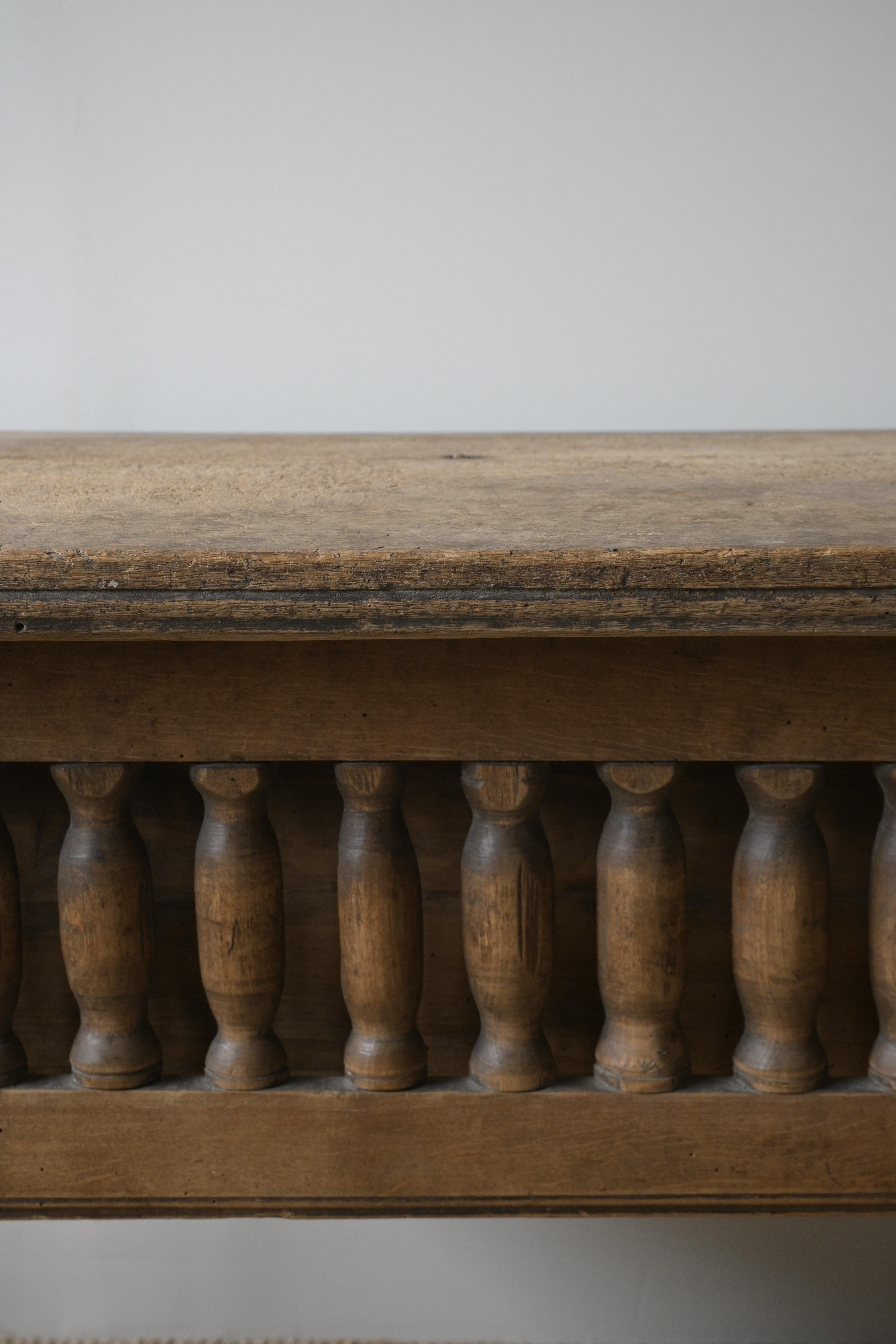 Exceptional Swedish Console Table ca 1750

This table showcases remarkable craftsmanship and a stunning patina.
Crafted in oak, most likely from southern Sweden, Småland.
Missing one knob on the short side and one rib on the long side.

Heigth: 72