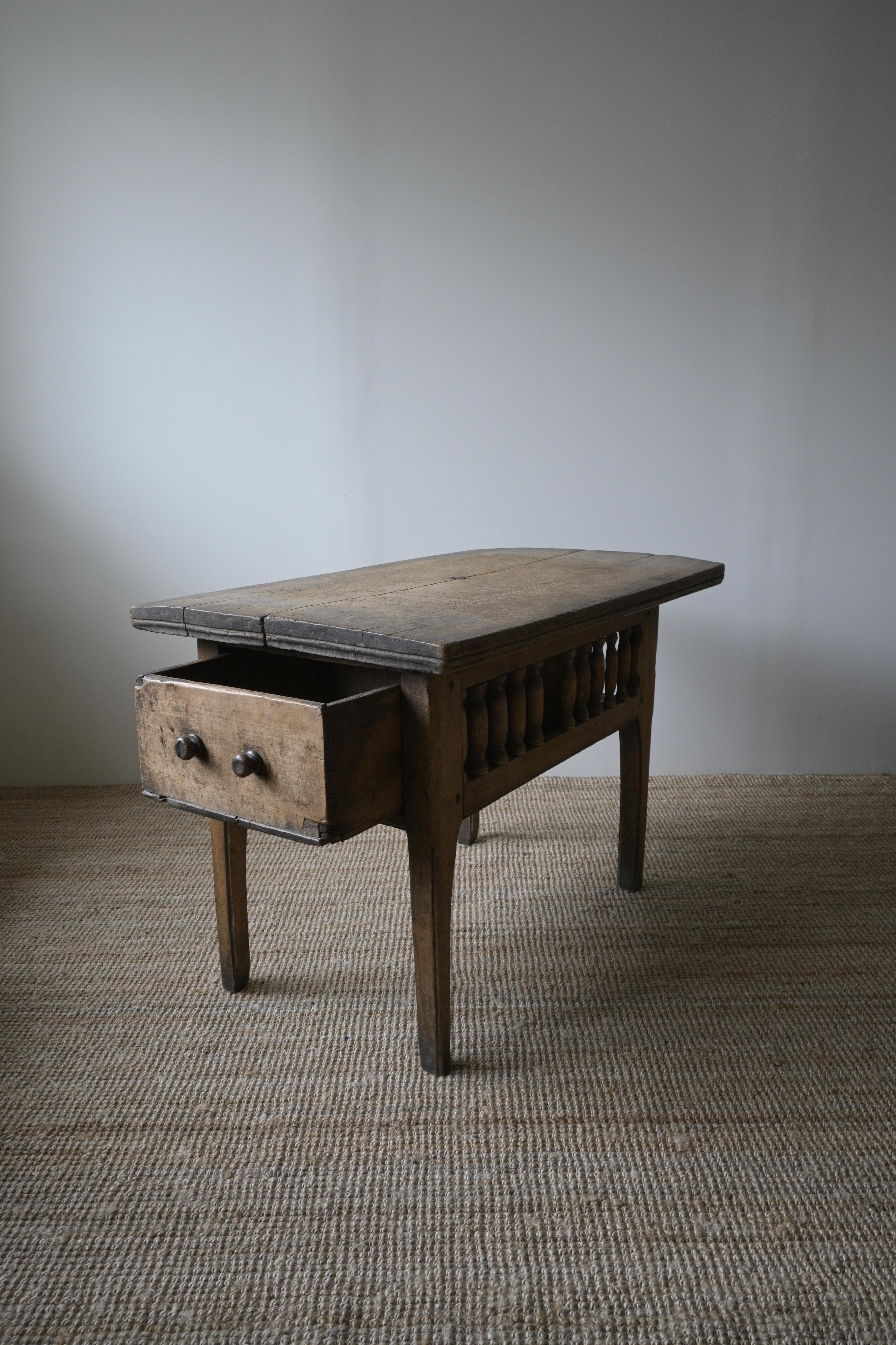 Exceptional Swedish Console Table ca 1750 For Sale 2