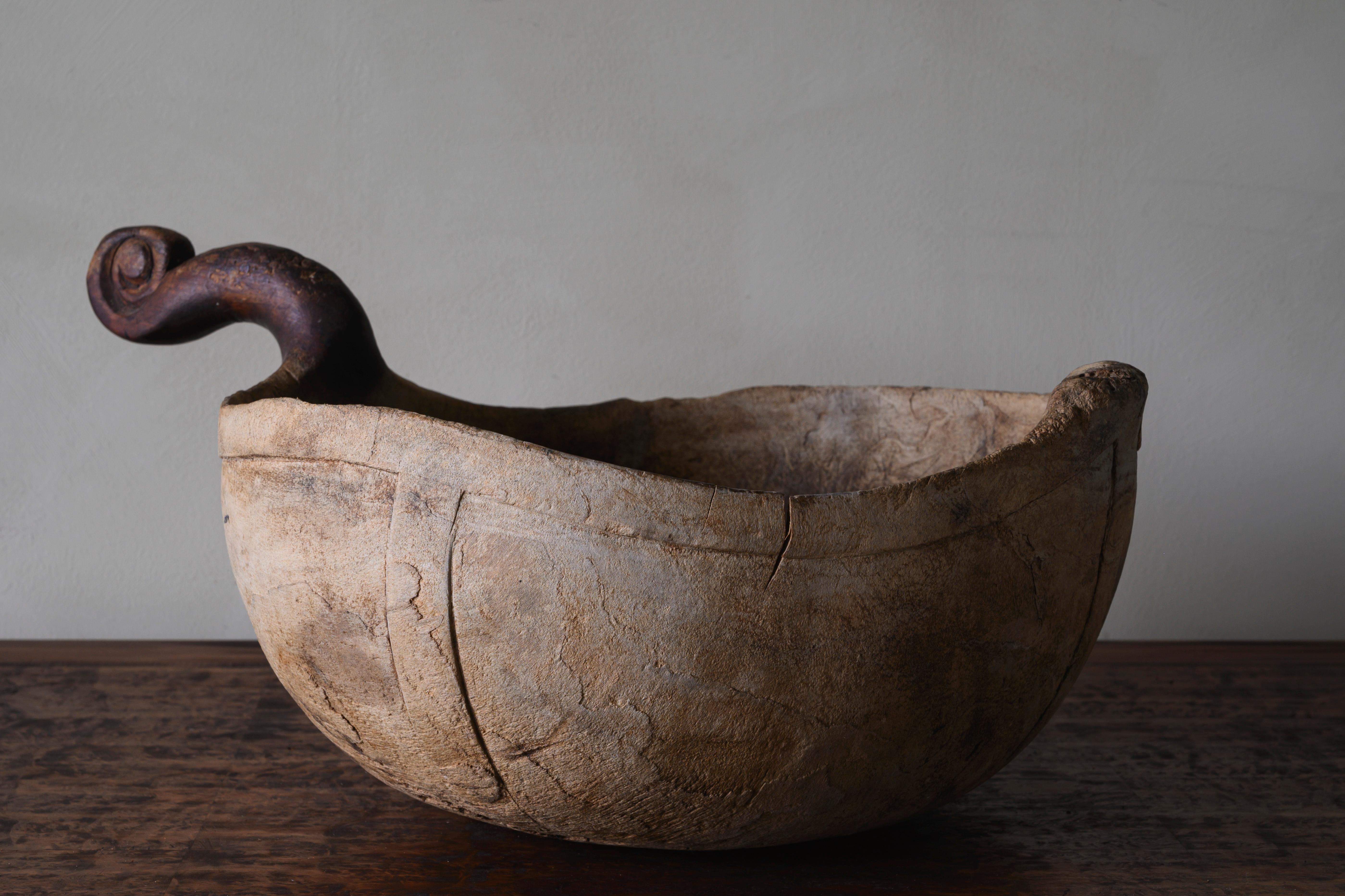 Exceptional Swedish Early 18th Century Bowl / Ale Scoop In Good Condition In Mjöhult, SE