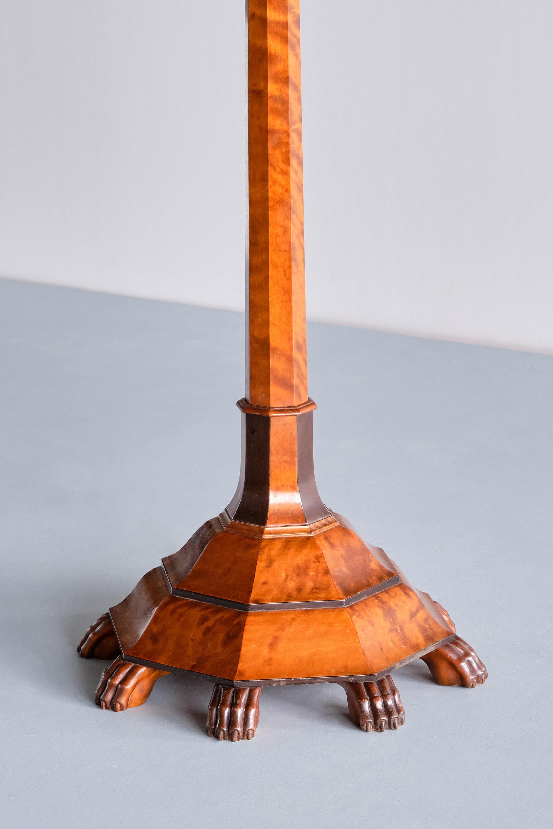Exceptional Swedish Grace Floor Lamp in Birch with Carved Paw Feet, 1920s For Sale 2