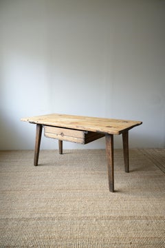 Eccezionale tavolo svedese 'Hednabord' dell'inizio del 1800