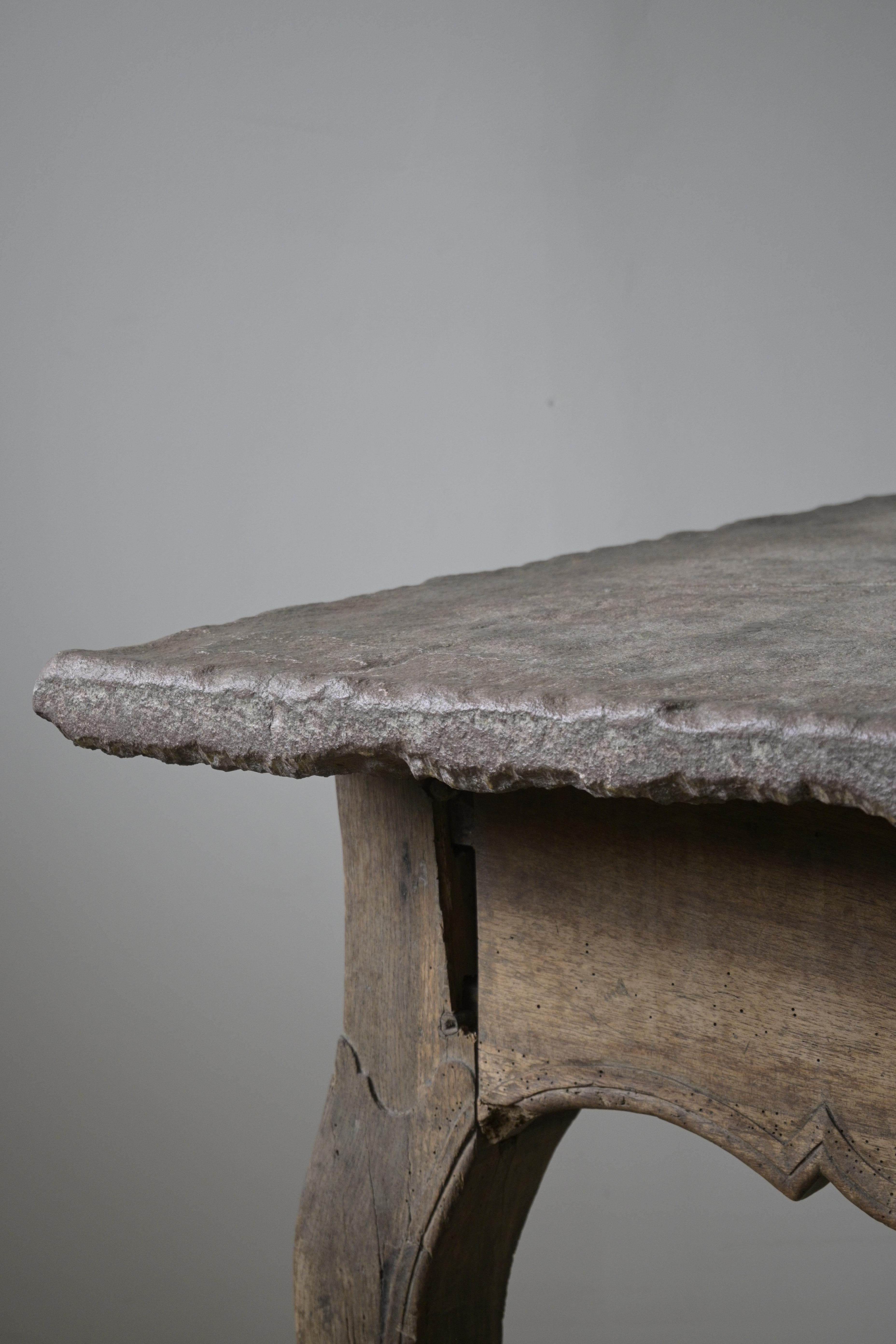 Exceptionnelle table rococo suédoise en pierre, vers 1770 en vente 2