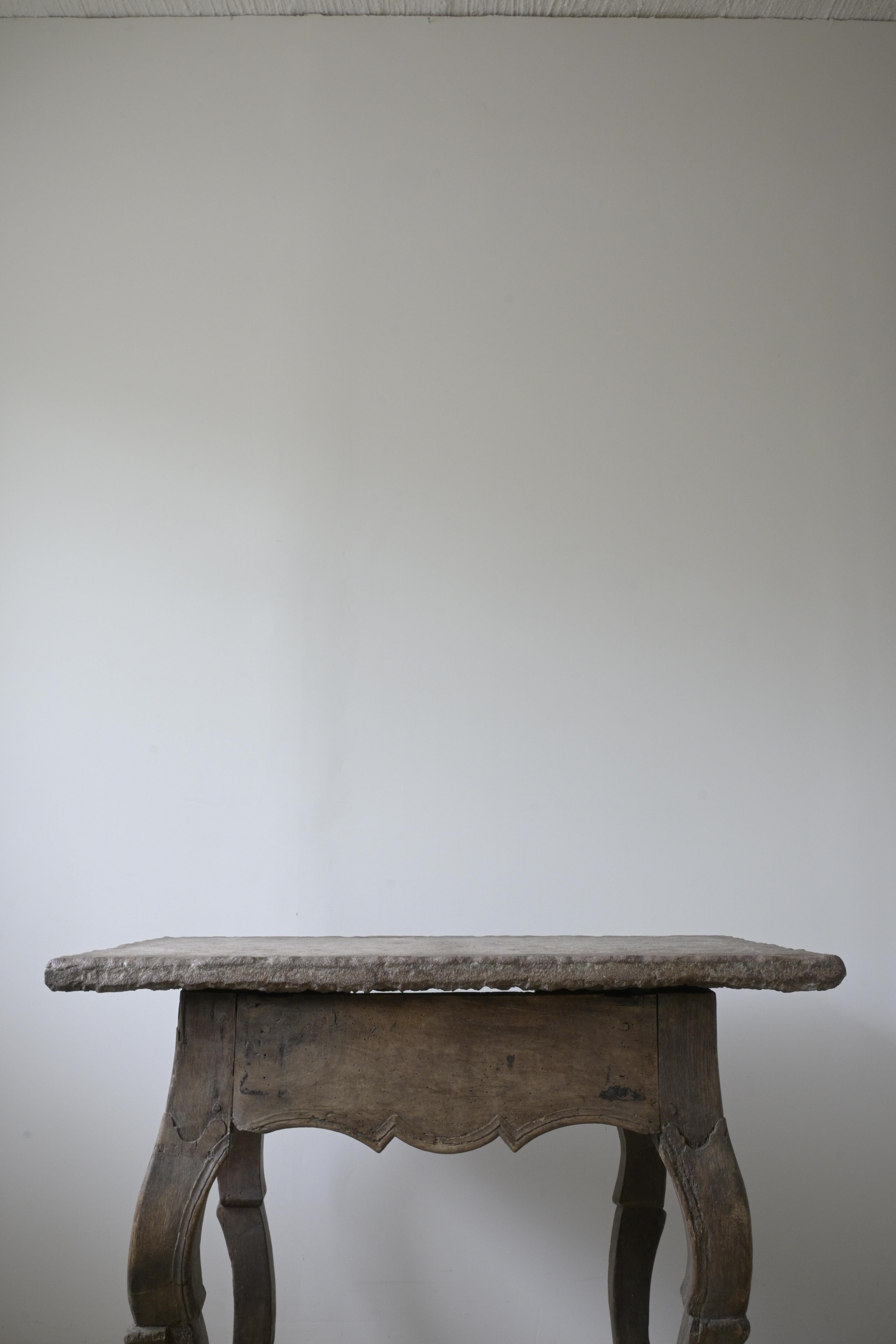 Exceptionnelle table rococo suédoise en pierre, vers 1770 en vente 5