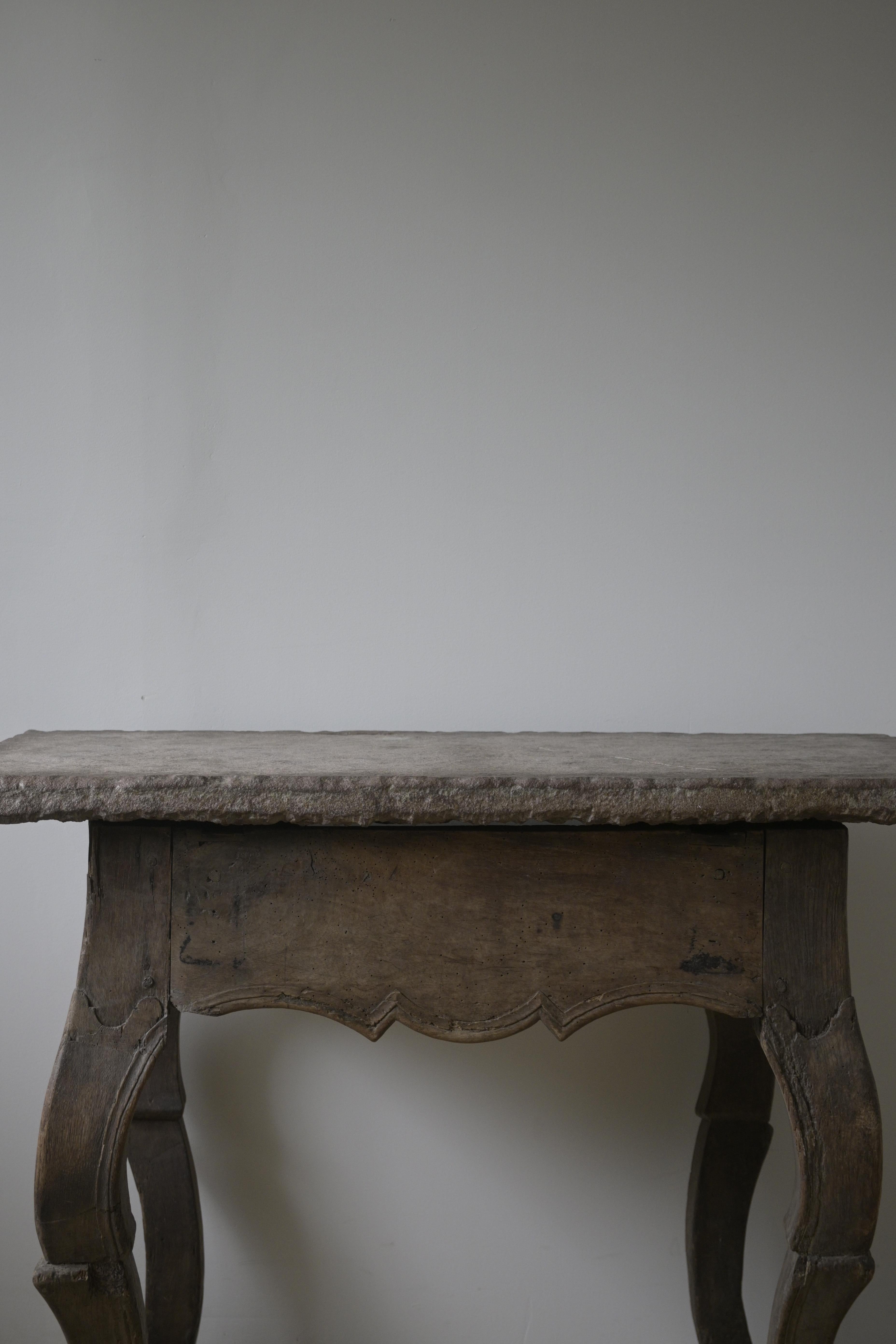 Exceptionnelle table rococo suédoise en pierre, vers 1770 en vente 7