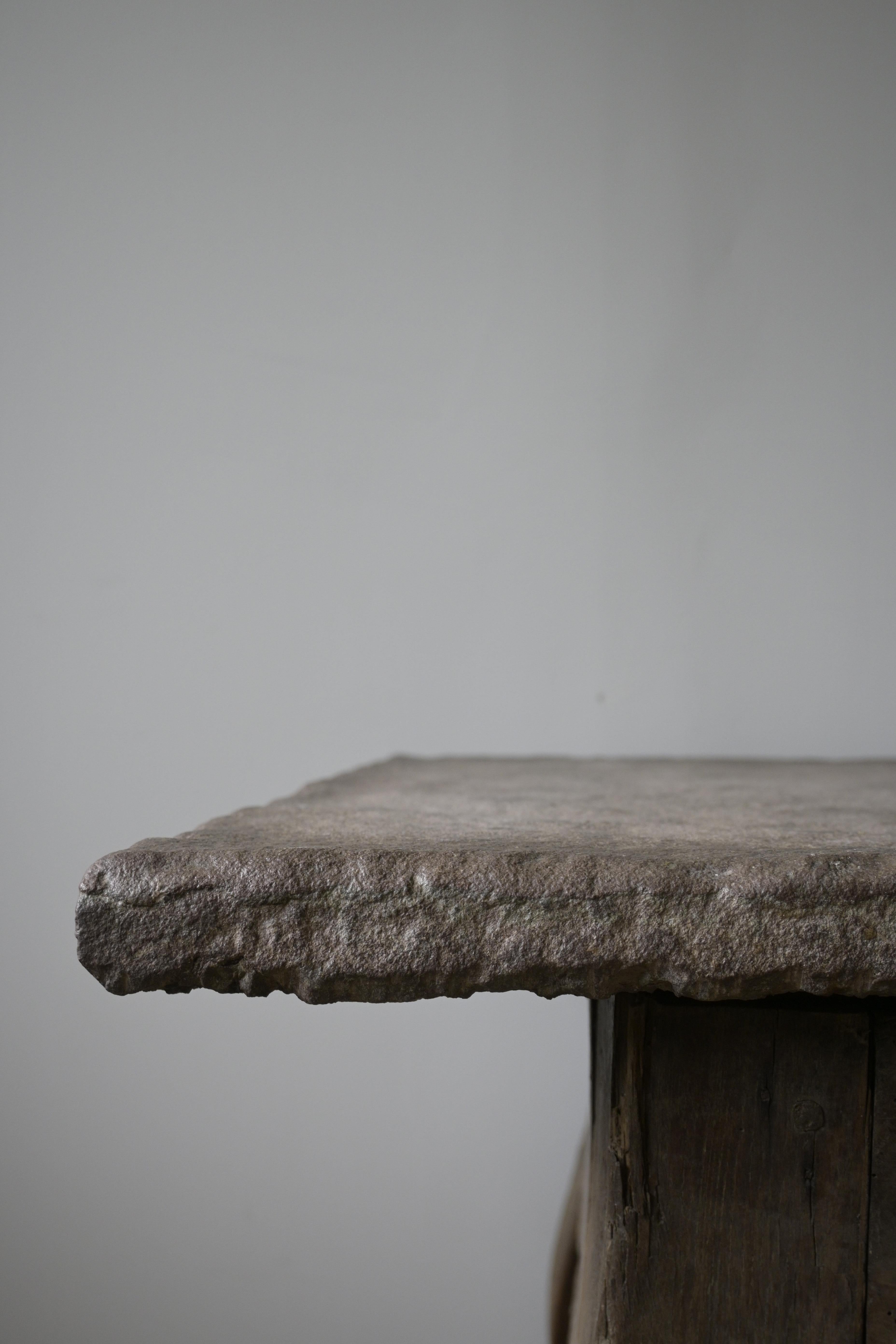 Calcaire Exceptionnelle table rococo suédoise en pierre, vers 1770 en vente