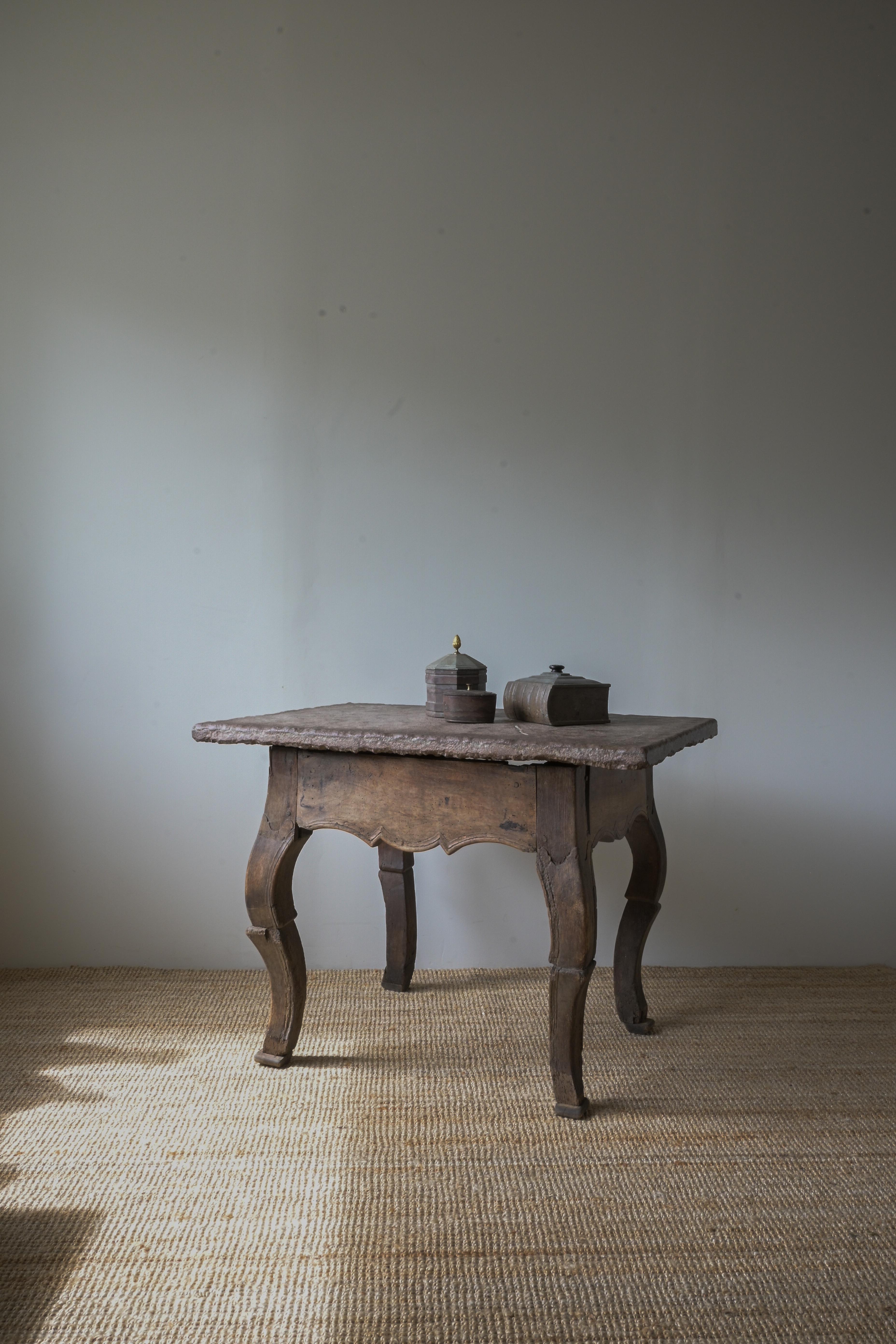 Exceptionnelle table rococo suédoise en pierre, vers 1770 en vente 1