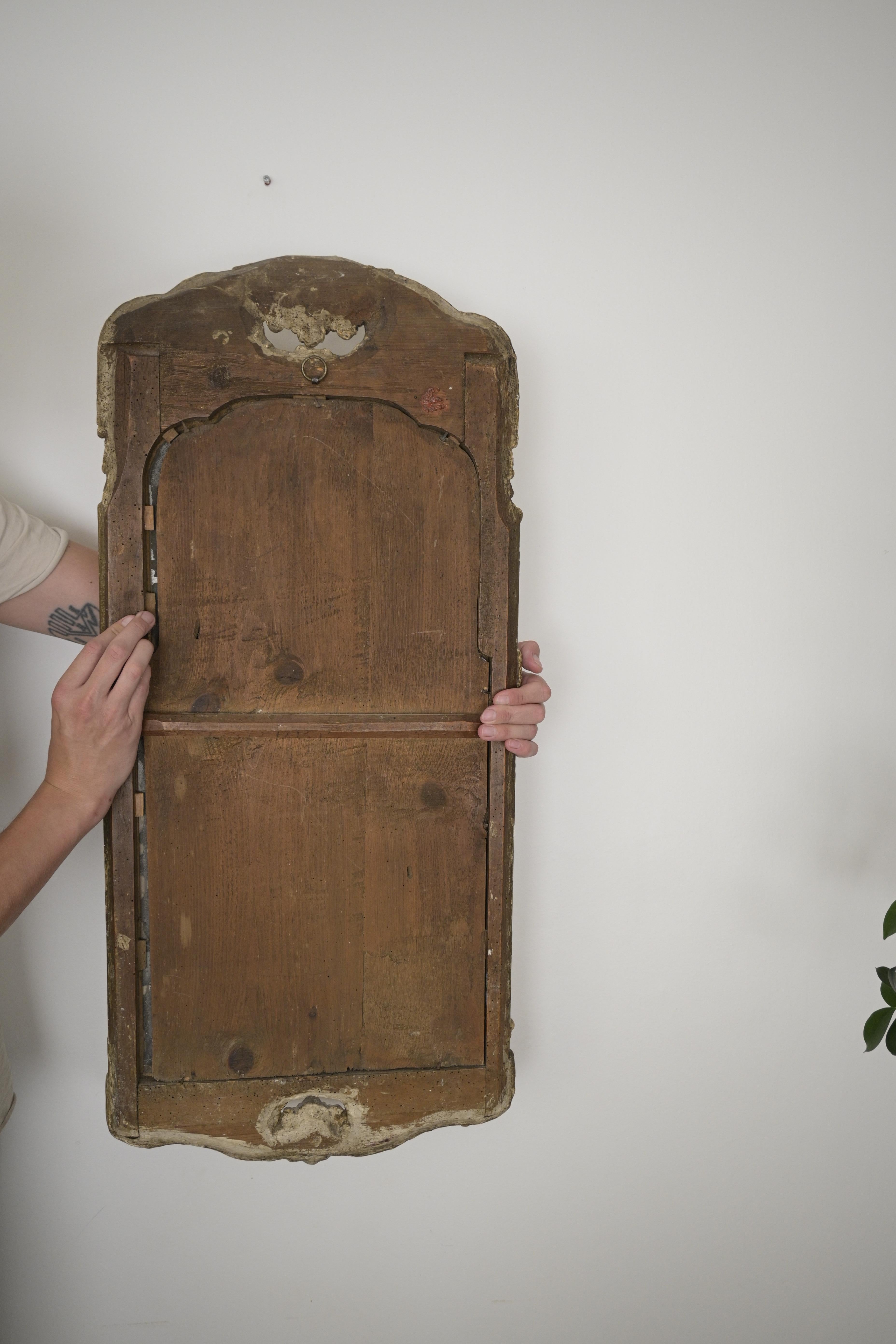 Exceptional Swedish Stockholm-produced Rococo Mirror circa 1760 For Sale 7