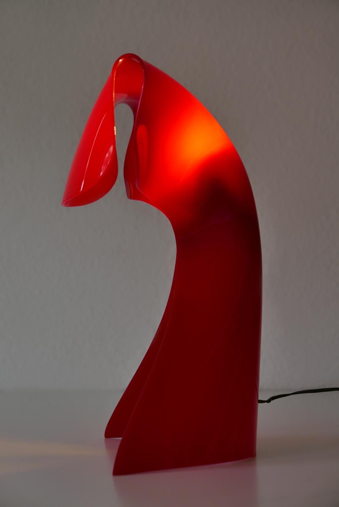 Extremely rare, sculptural Mid-Century Modern Lucite table lamp. Designed by Hanns Hoffmann-Lederer in 1950s for Heinz Hecht, Darmstadt, Germany.

Executed in red Lucite. The lamp needs 1 x E14 Edison screw fit bulb holder, is with original wiring
