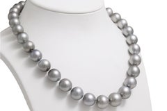 Exceptional Tahitian Pearl Necklace 11.0–14.6 mm with Diamond-Set Clasp