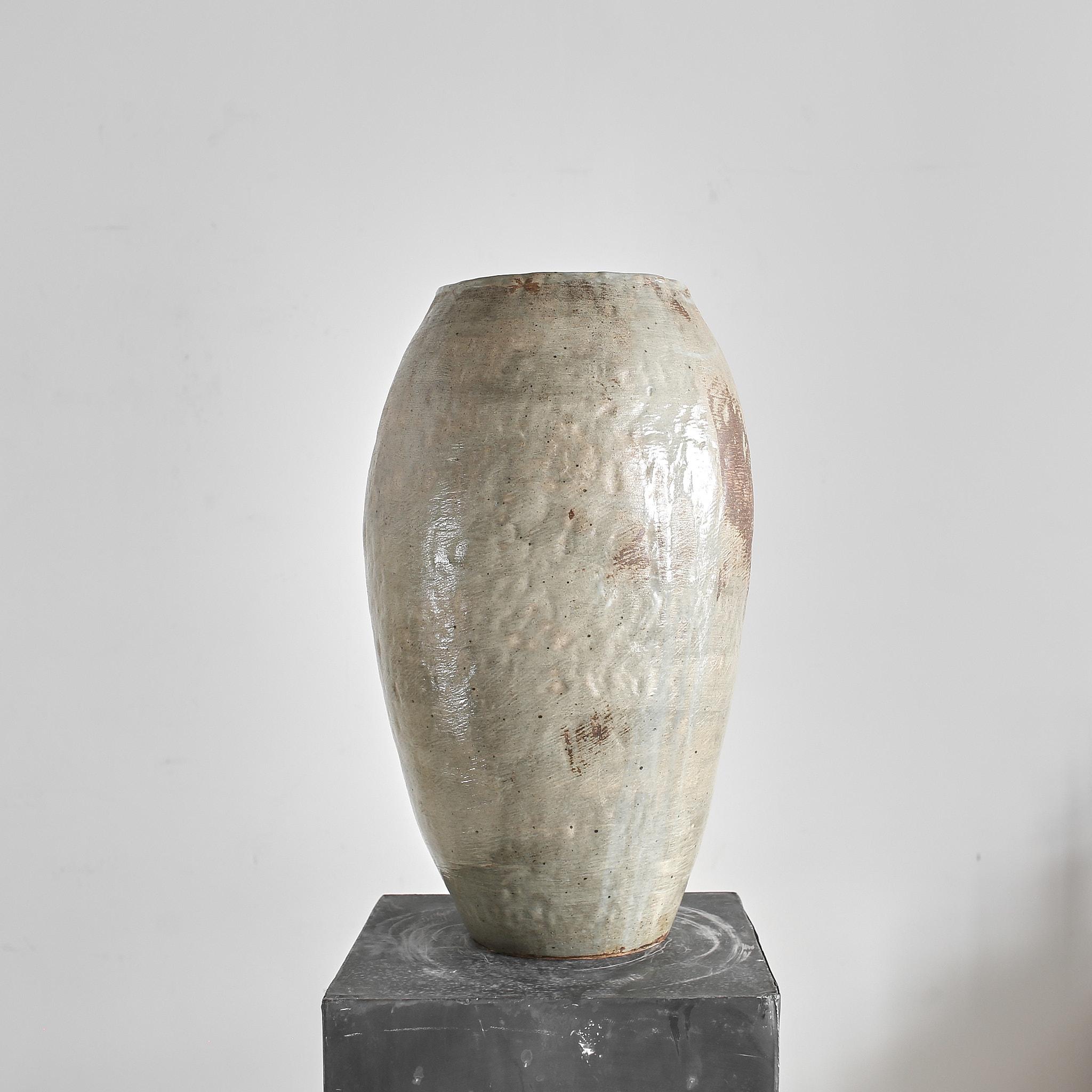 Milieu du XXe siècle Exceptionnel grand vase/plat de studio japonais des années 50 cuit à la main en vente