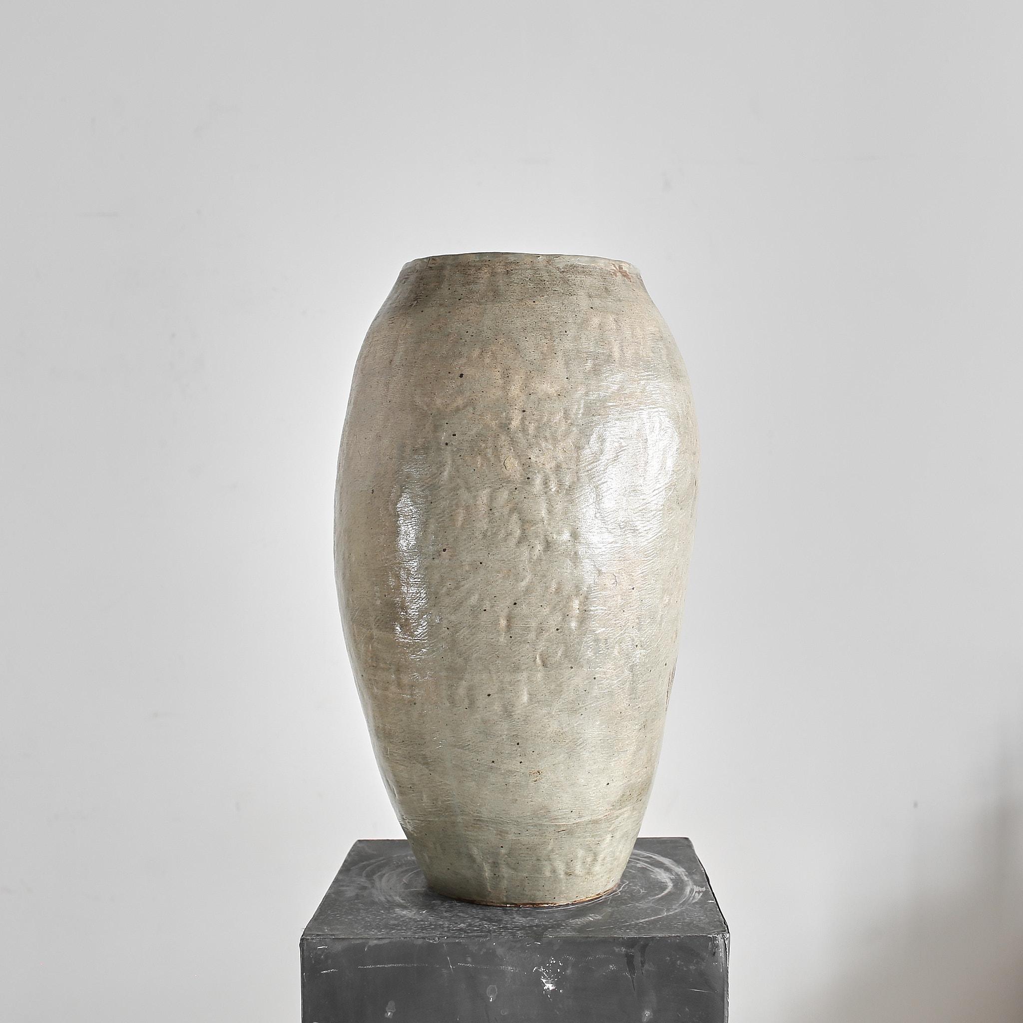 Céramique Exceptionnel grand vase/plat de studio japonais des années 50 cuit à la main en vente