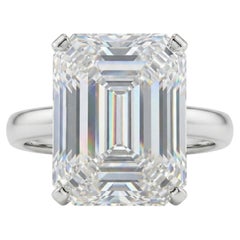 Exceptional The Timeless Brilliance of a 16-Carat Emerald-Cut Masterpiece
