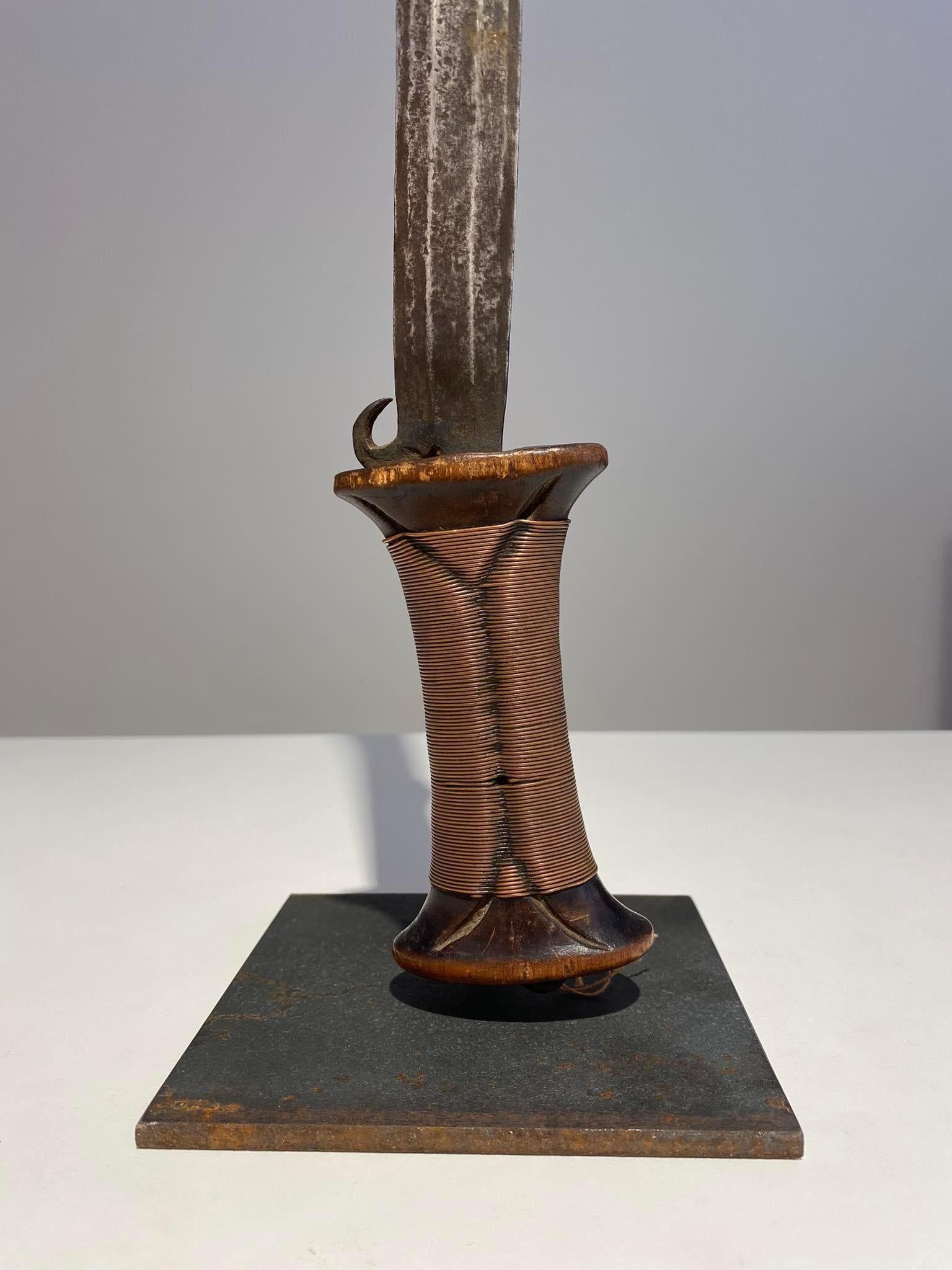 Exceptional Throwing Knife Gbaya tribe Njem Tribe Ca1880 Central Africa Congo For Sale 4