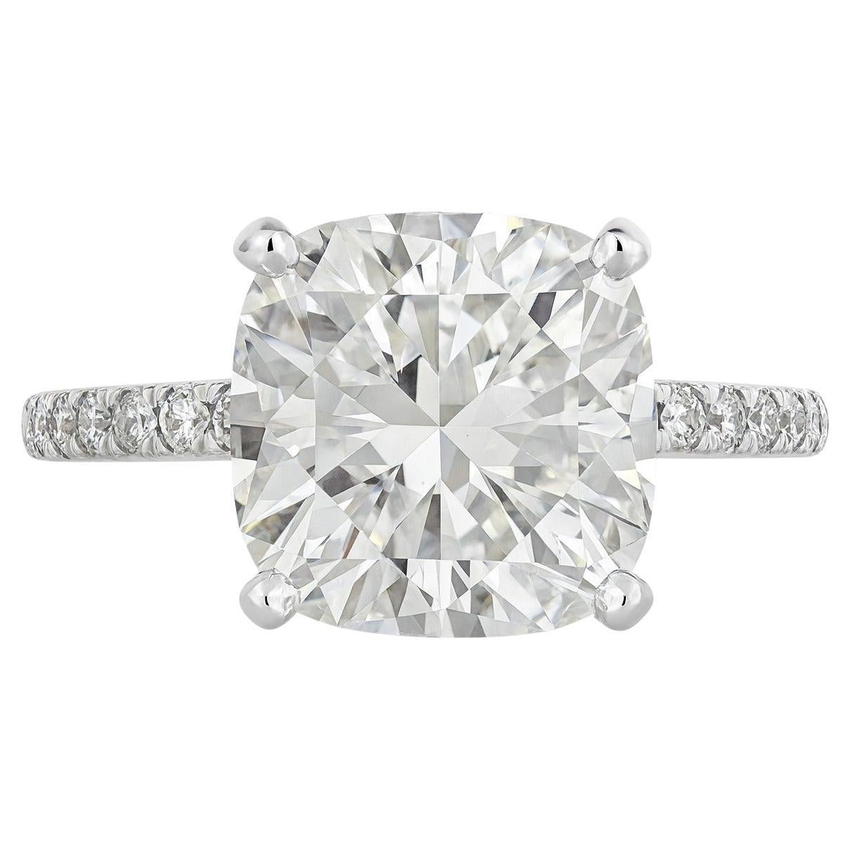 Exceptionnel Tiffany & Co. Bague Novo en platine 3,18 ct de diamant taillé en coussin en vente
