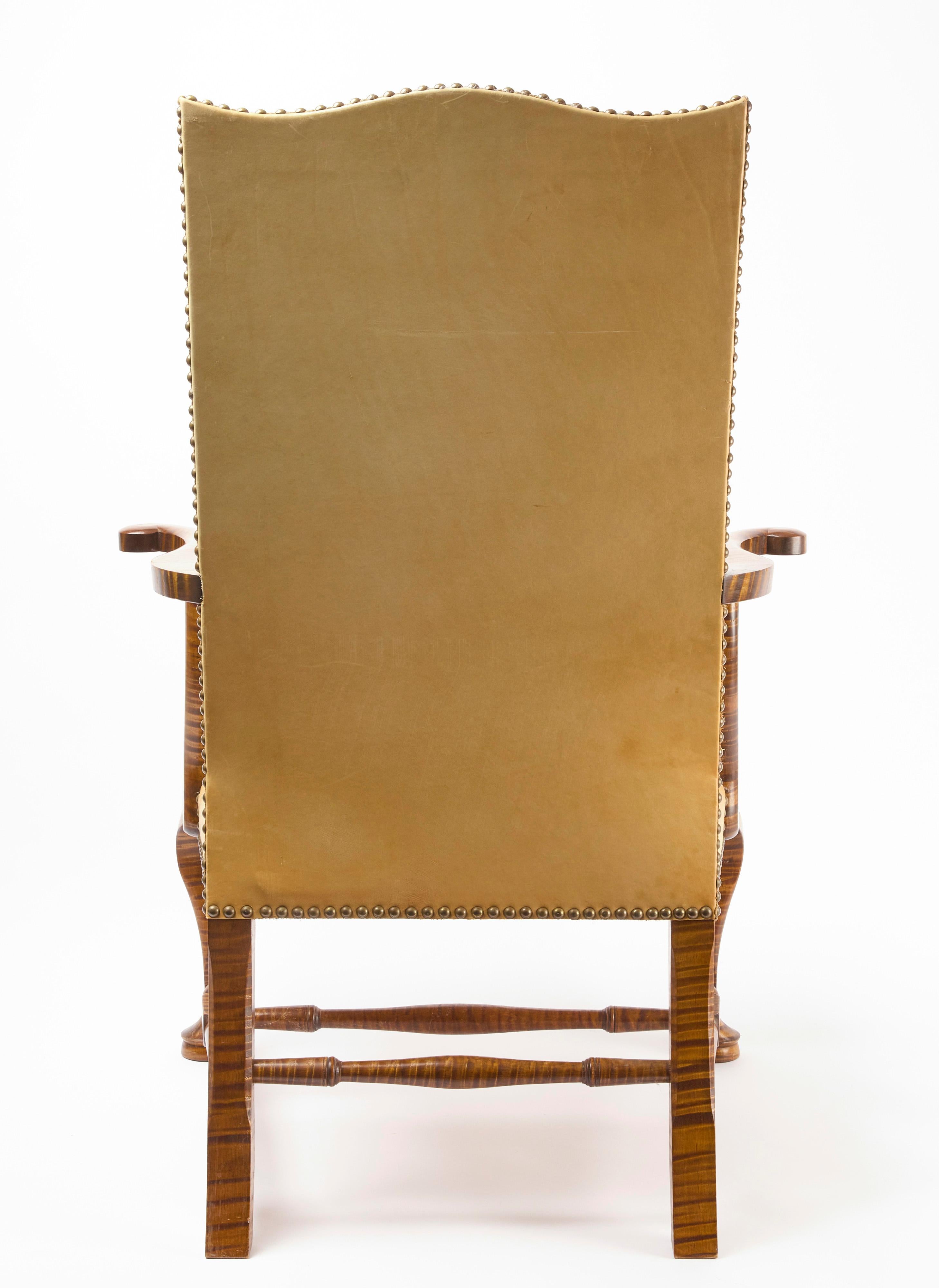 Excepcional sillón de arce tigre con cuero en Bueno estado para la venta en Branford, CT