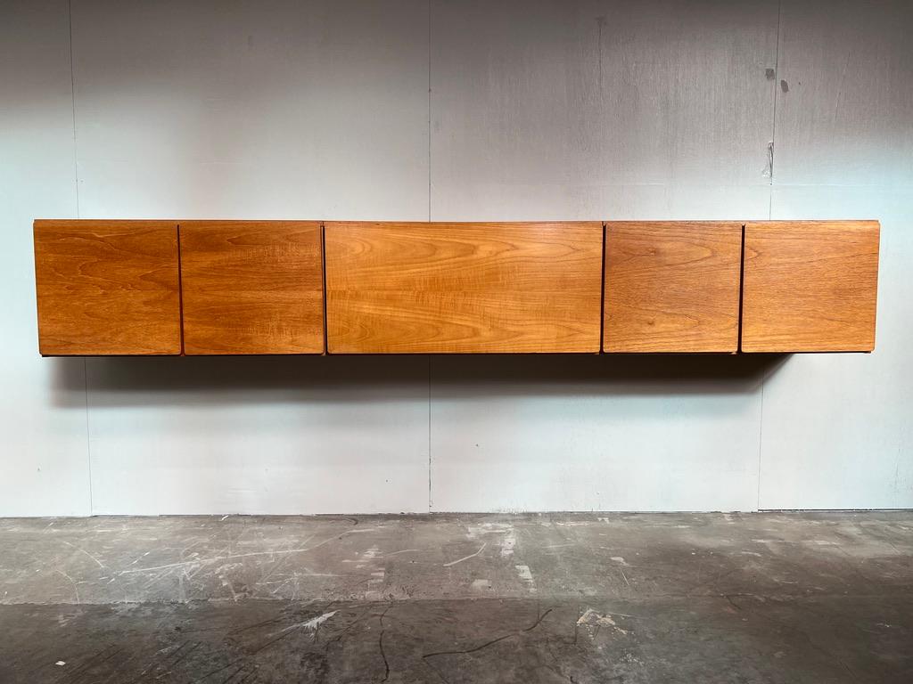 Exceptionnel buffet / crédence rétro en teck XL entièrement libre, de 1960 en vente 5