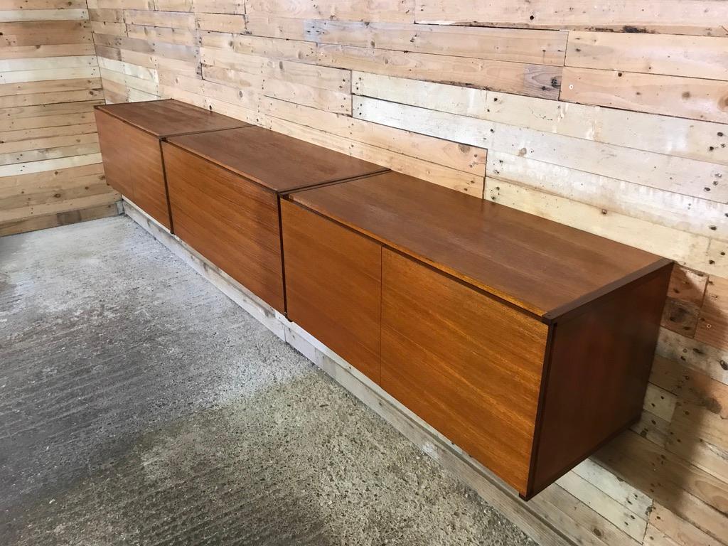 Mid-Century Modern Exceptional Totally Free-Hanging XL Teak 1960 Retro Sideboard / Credenza