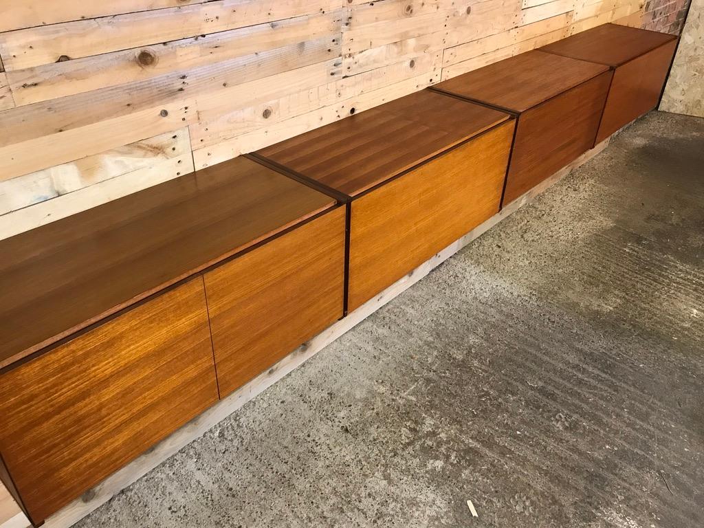 20th Century Exceptional Totally Free-Hanging XL Teak 1960 Retro Sideboard / Credenza