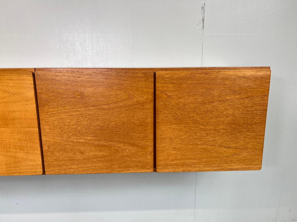 20ième siècle Exceptionnel buffet / crédence rétro en teck XL entièrement libre, de 1960 en vente